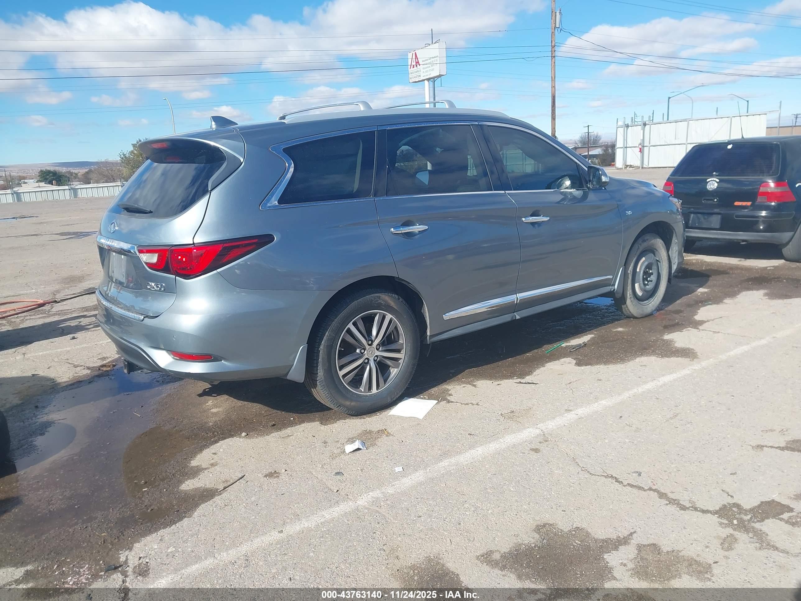 INFINITI QX60 image 4
