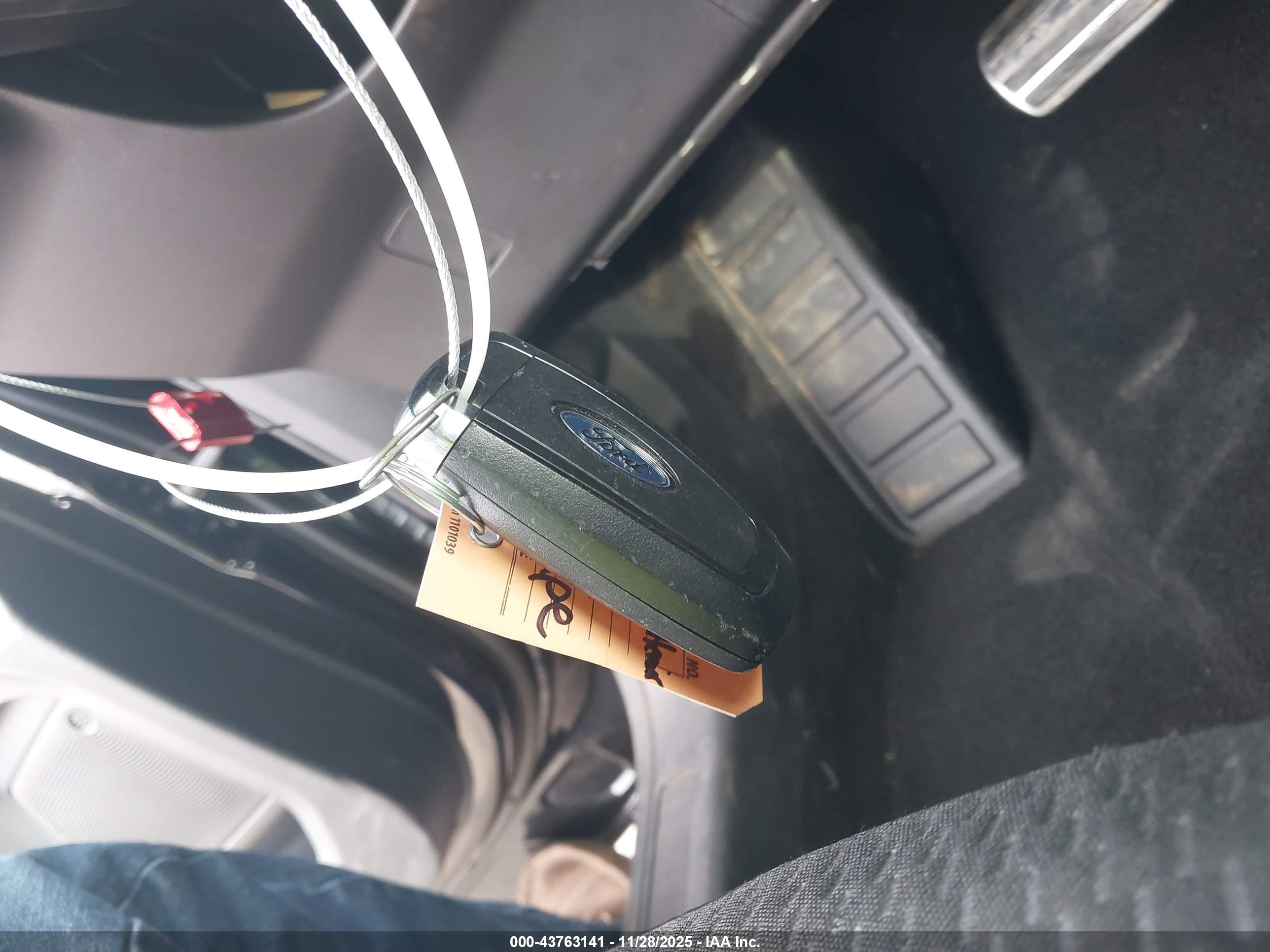 FORD ESCAPE image 11