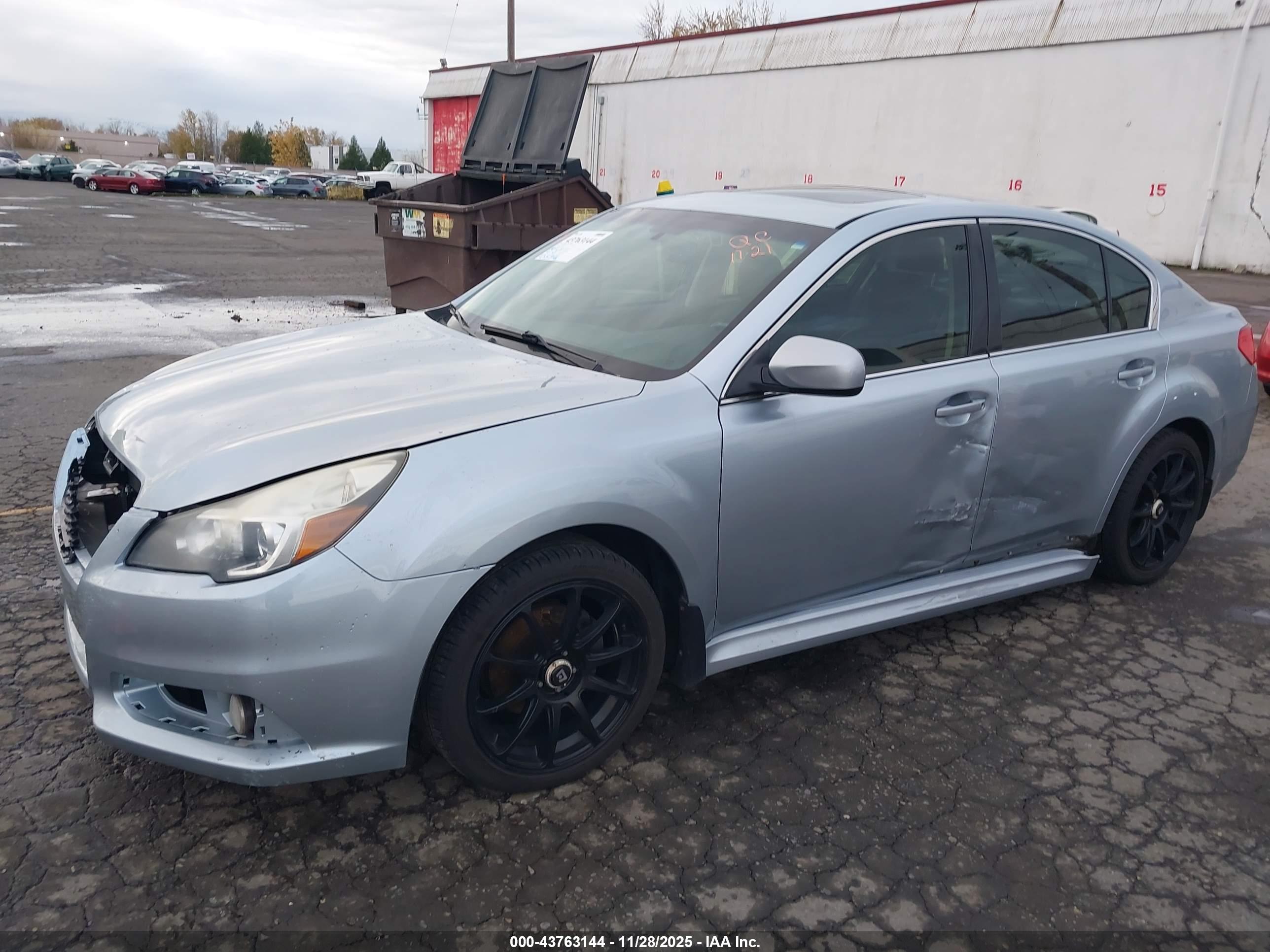SUBARU LEGACY image 6