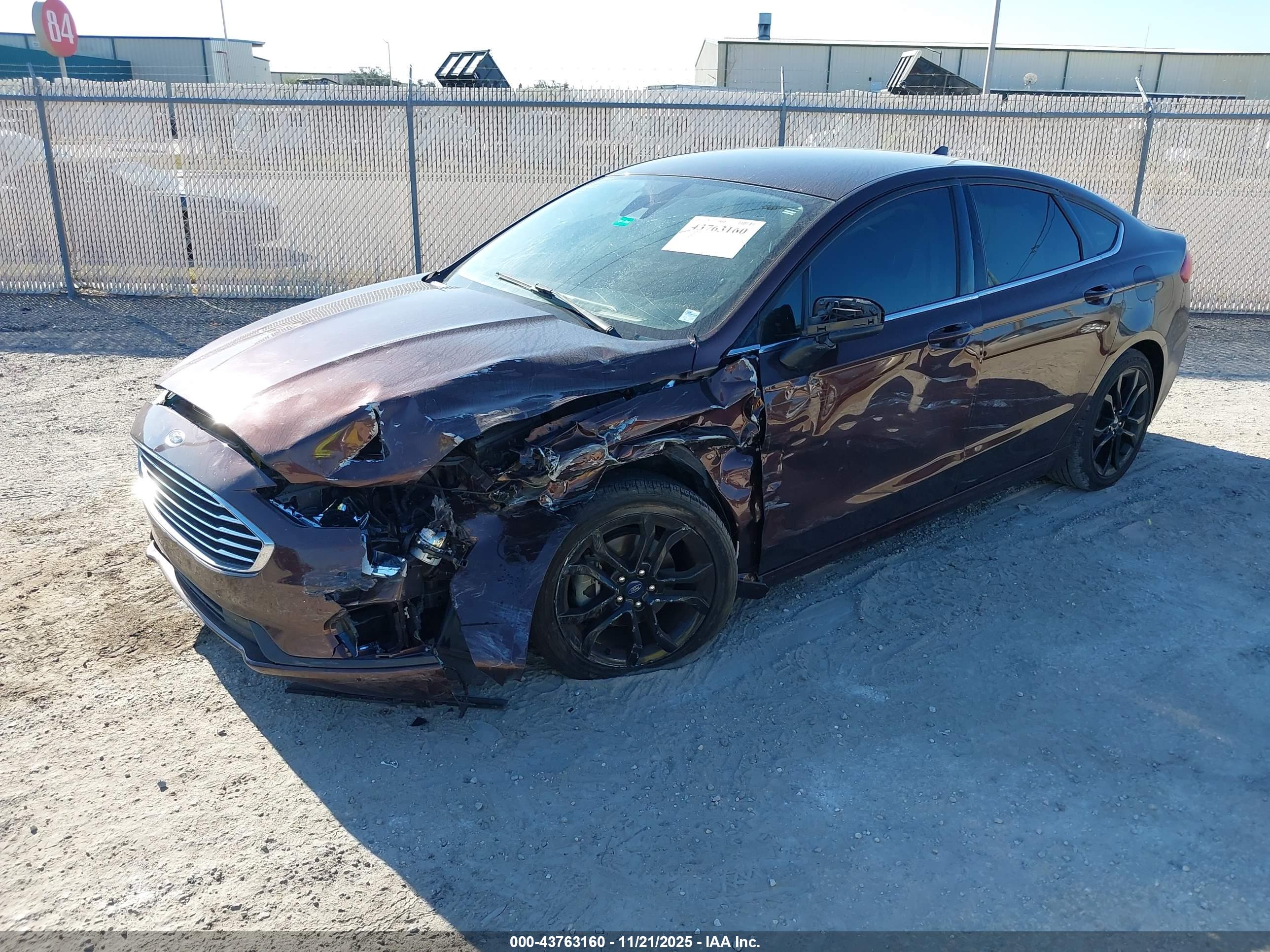 FORD FUSION image 2