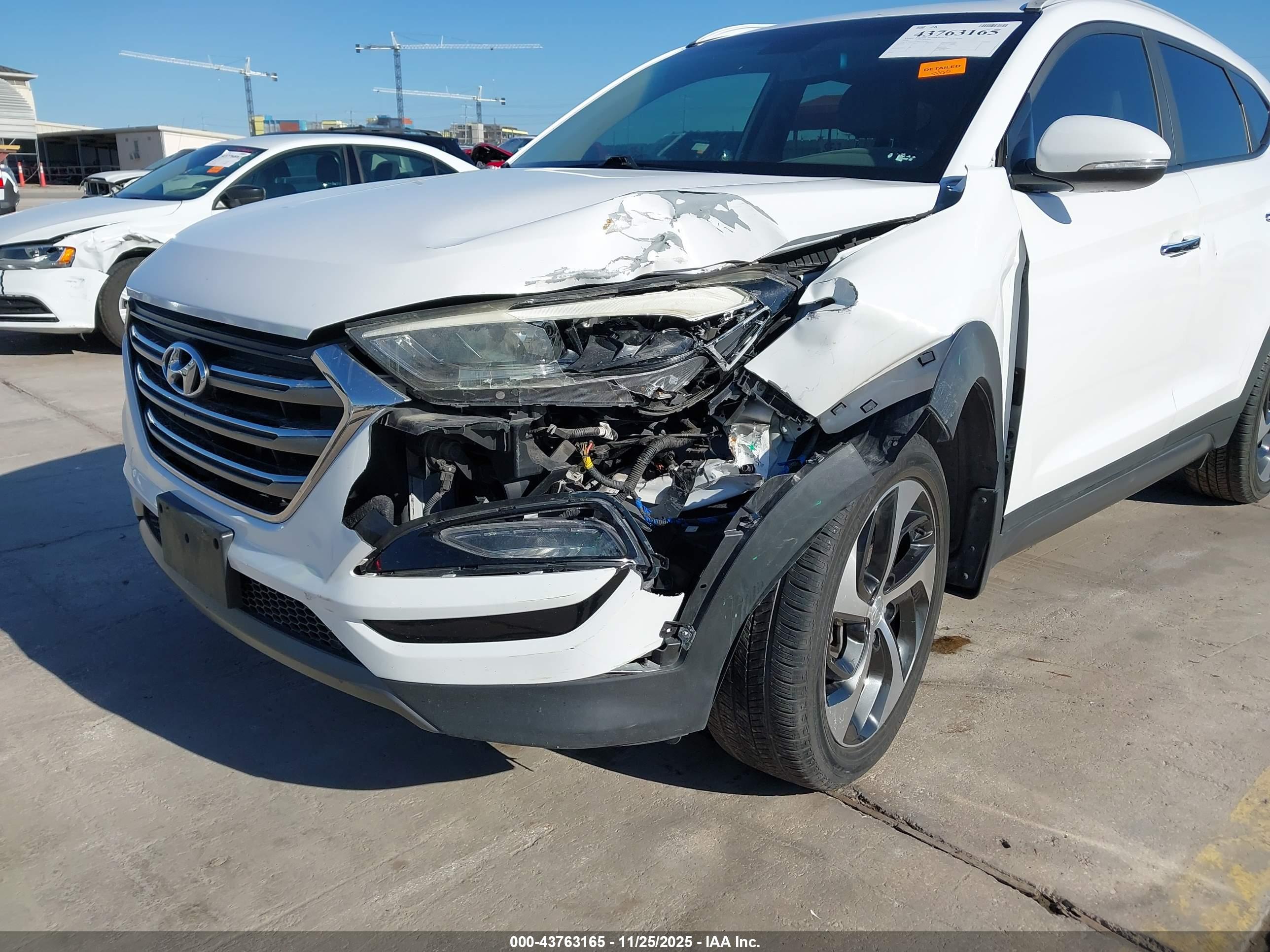 HYUNDAI TUCSON image 6