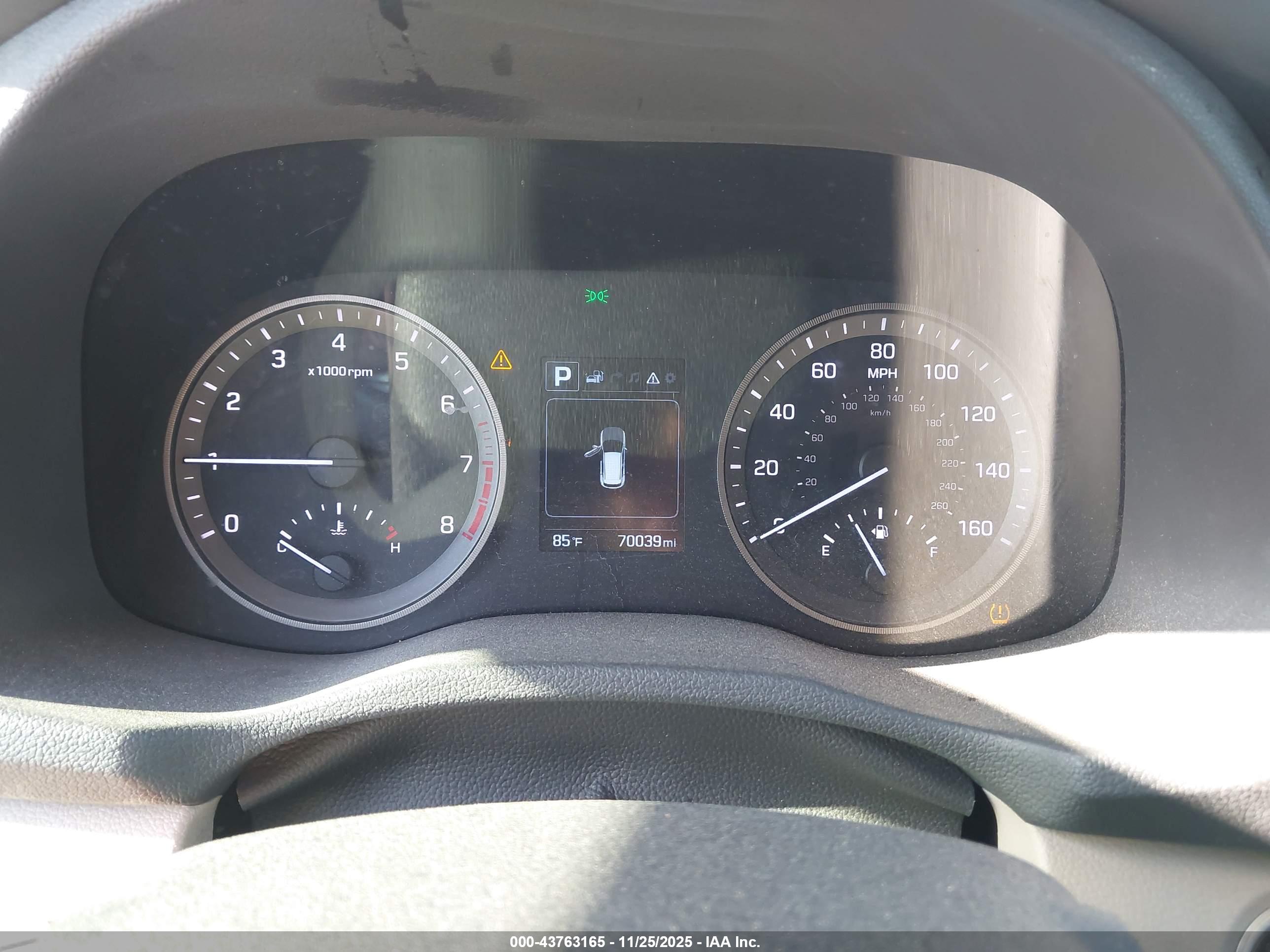 HYUNDAI TUCSON image 7