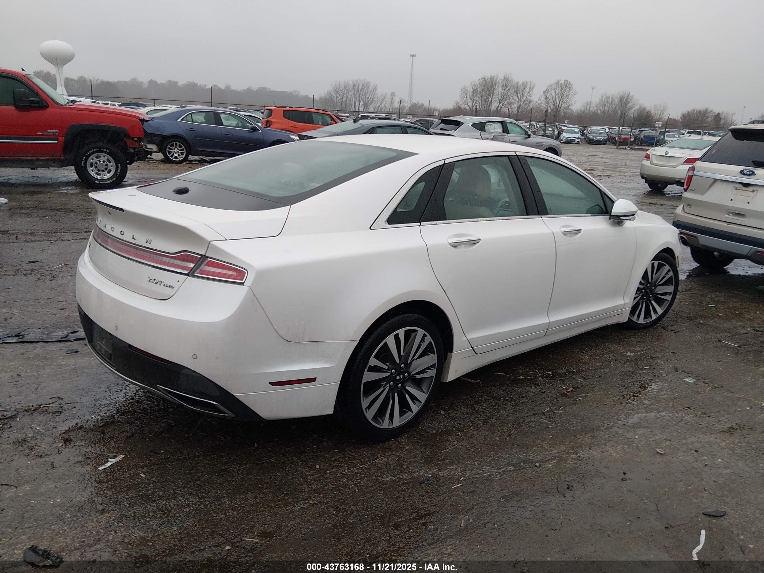 LINCOLN MKZ image 4