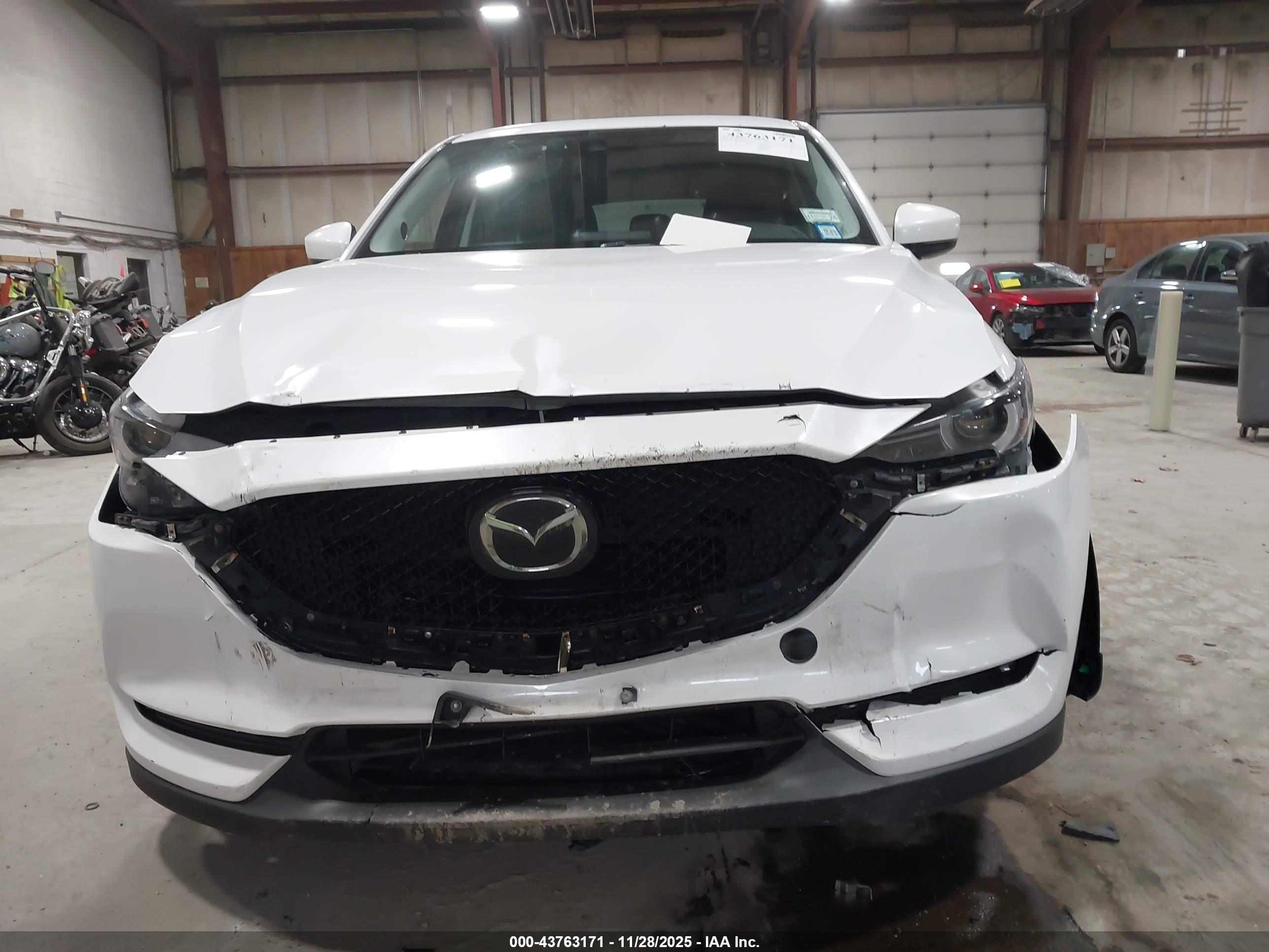 MAZDA CX-5 image 6