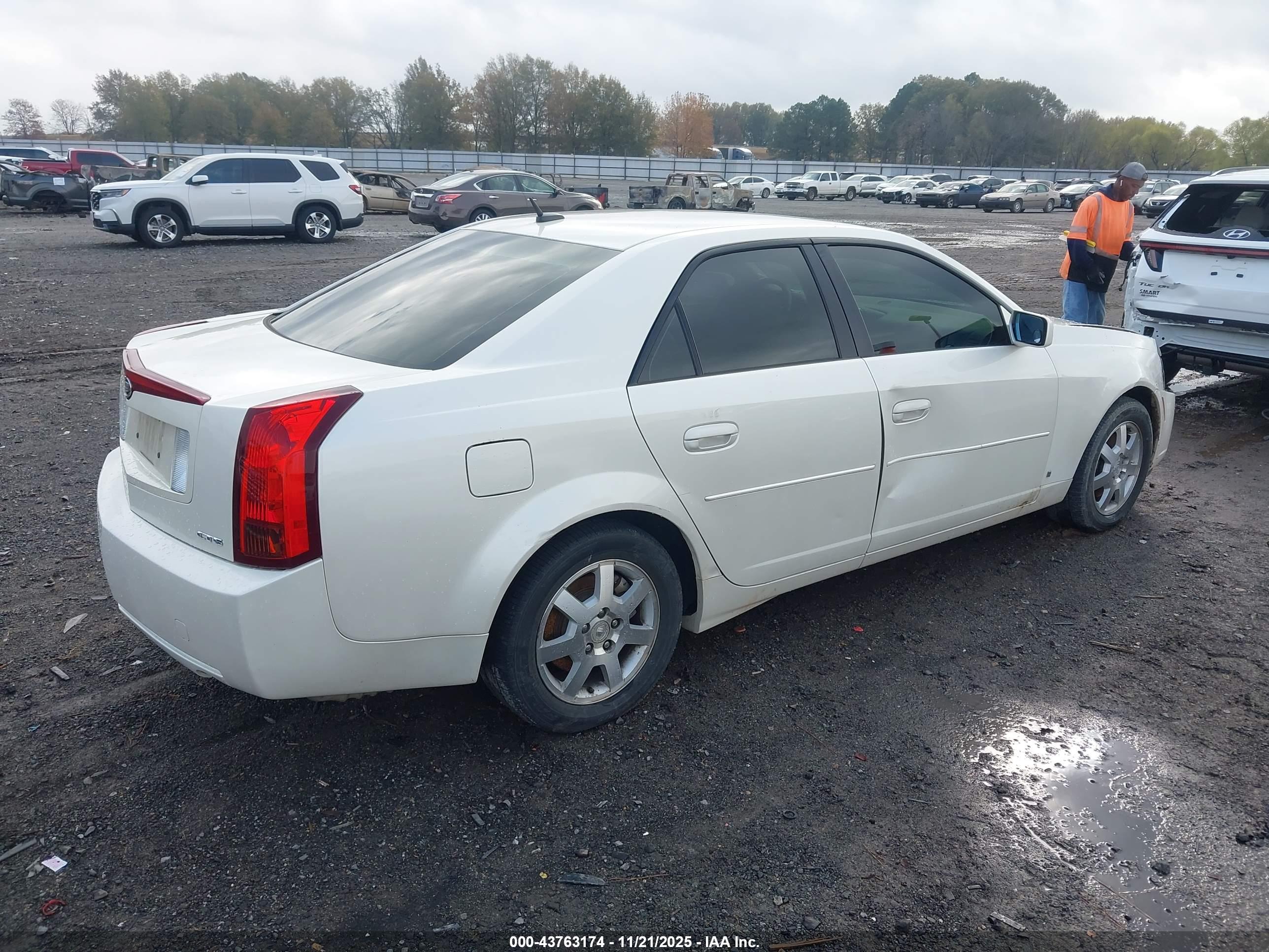 CADILLAC CTS image 4