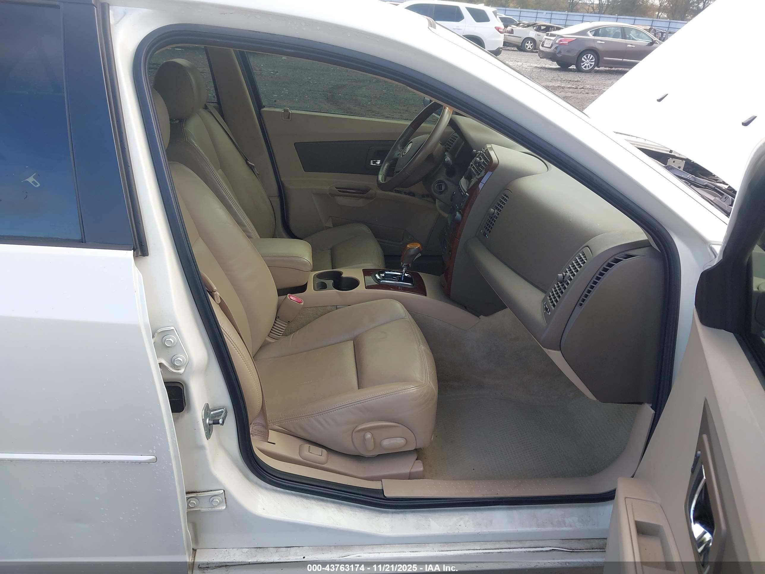 CADILLAC CTS image 5