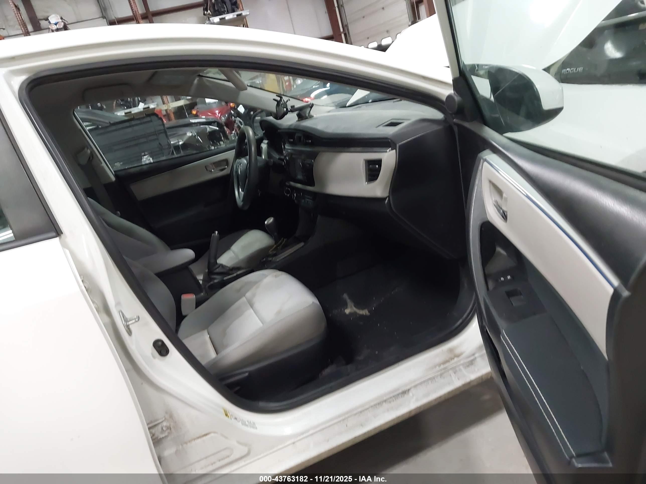 TOYOTA COROLLA image 5