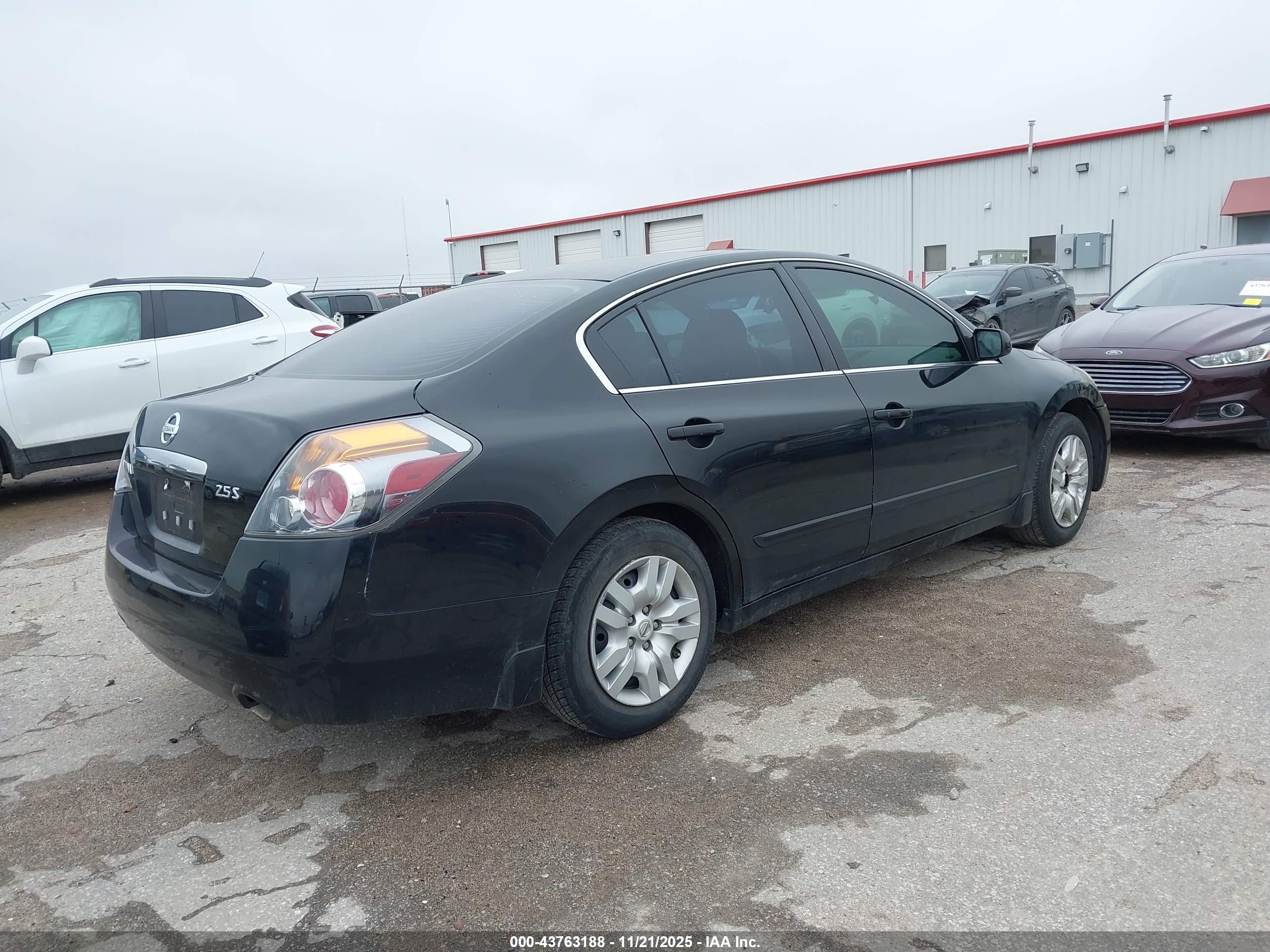 NISSAN ALTIMA image 4