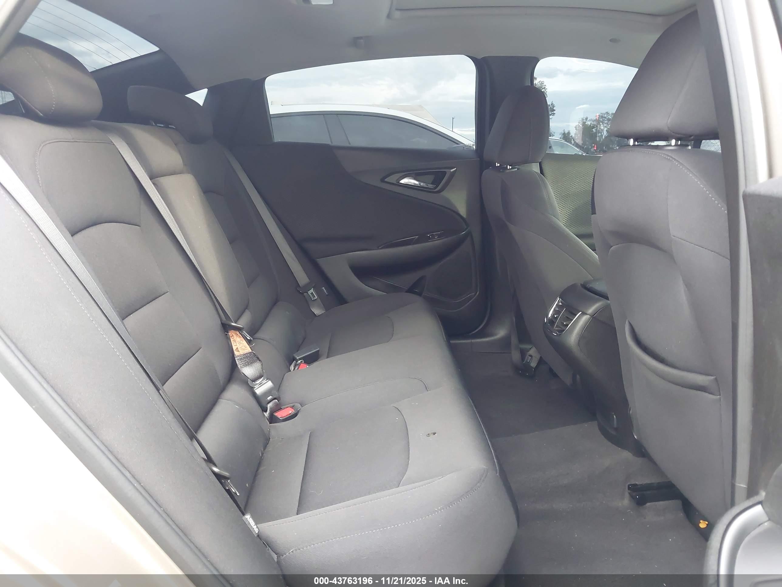 CHEVROLET MALIBU image 8