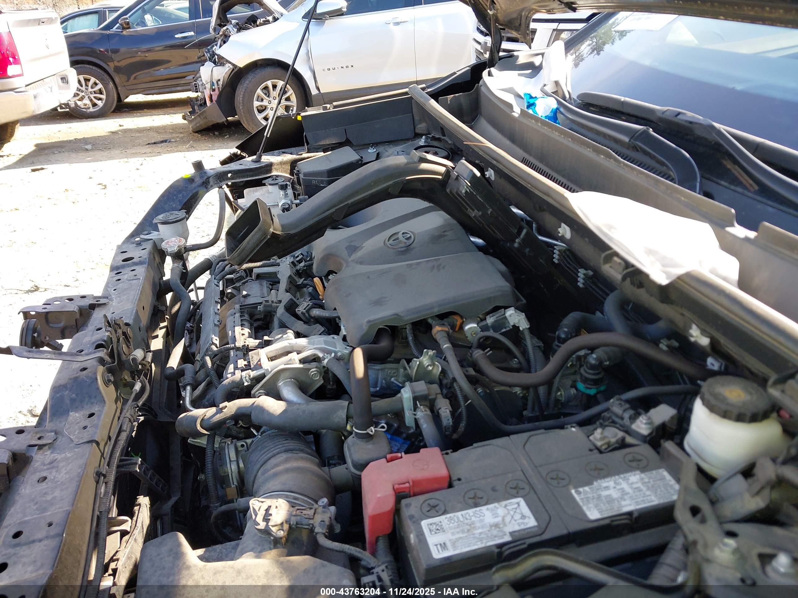 TOYOTA RAV4 image 10