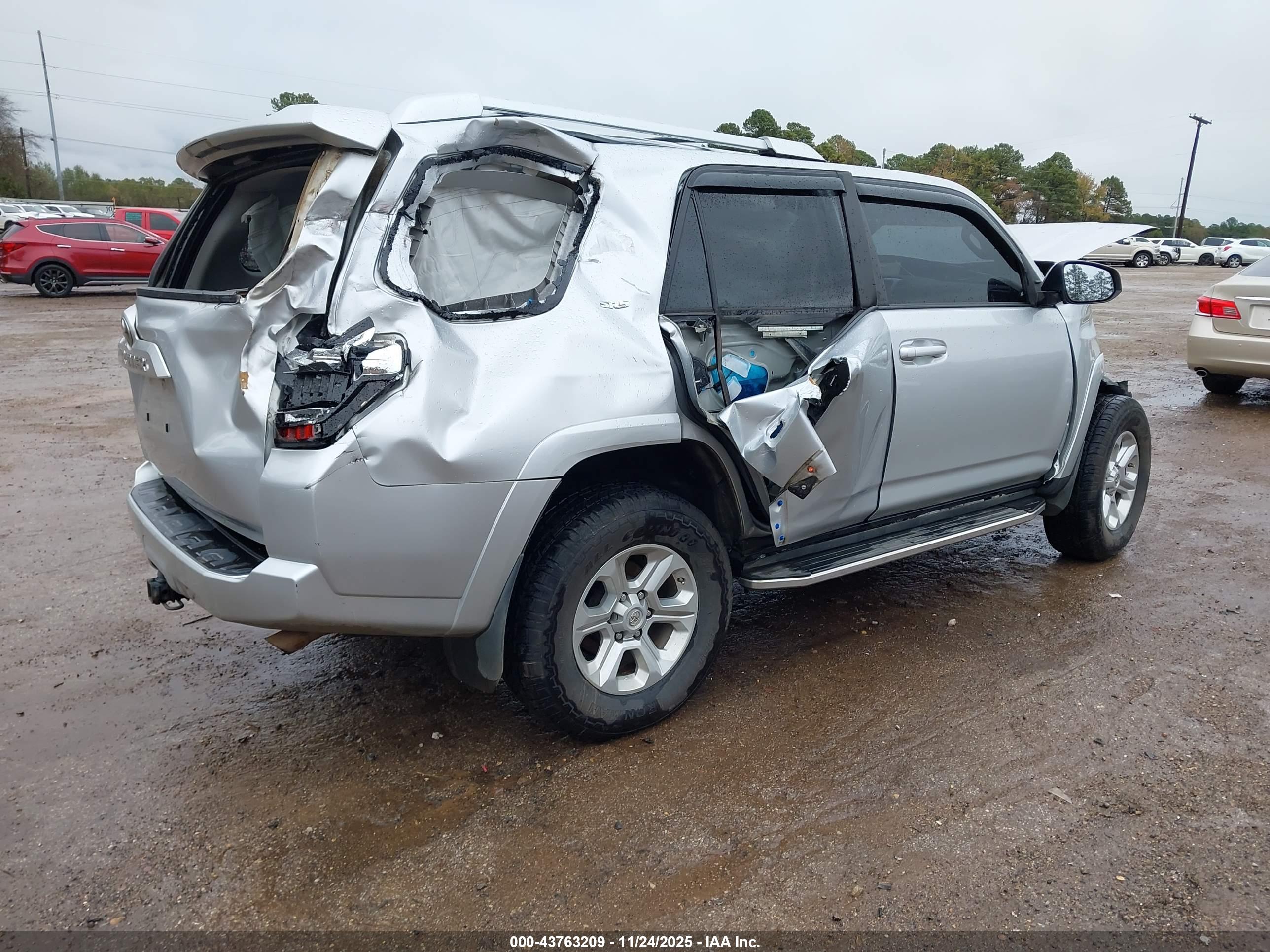TOYOTA 4RUNNER image 4