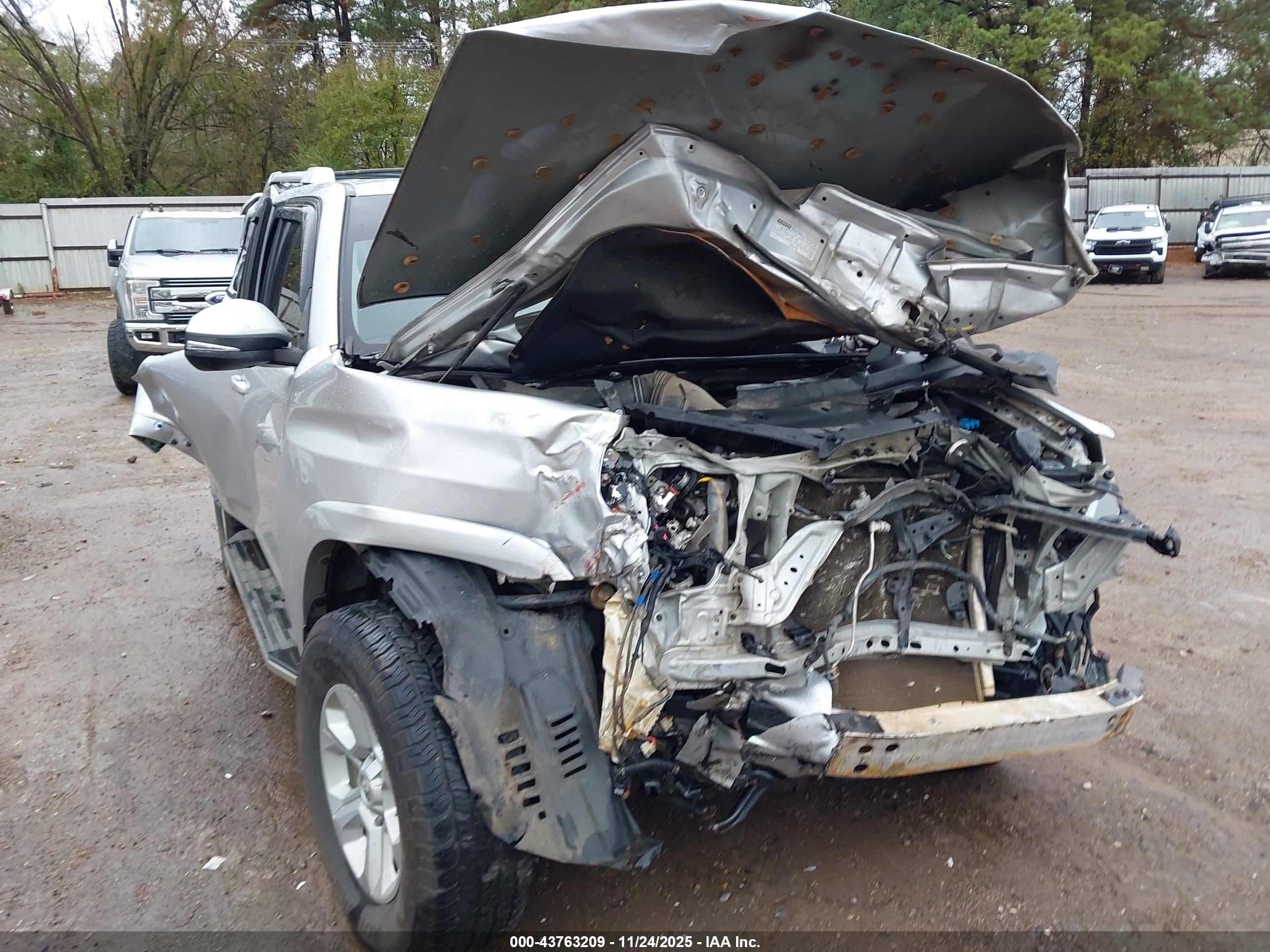 TOYOTA 4RUNNER image 6