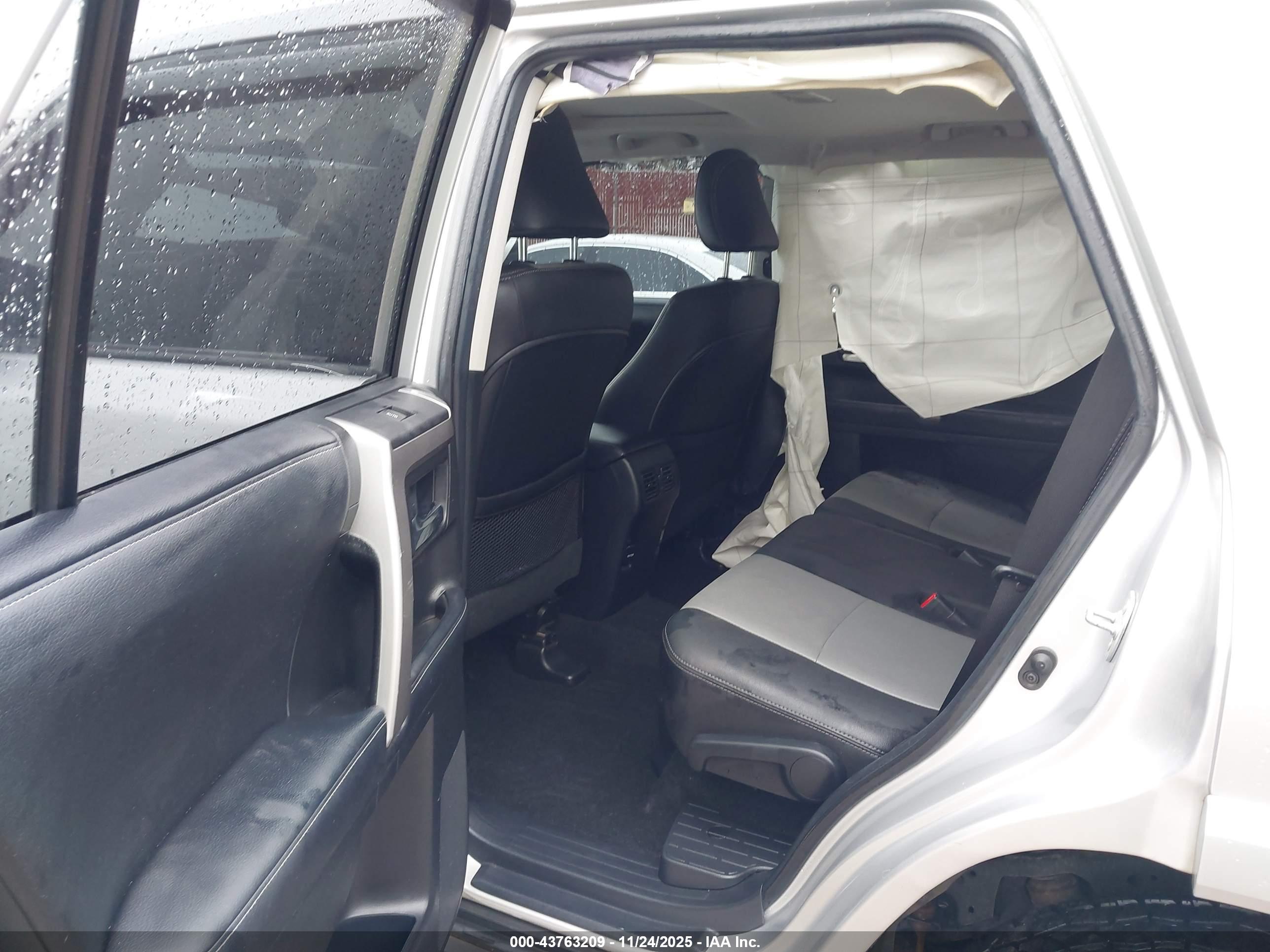 TOYOTA 4RUNNER image 8