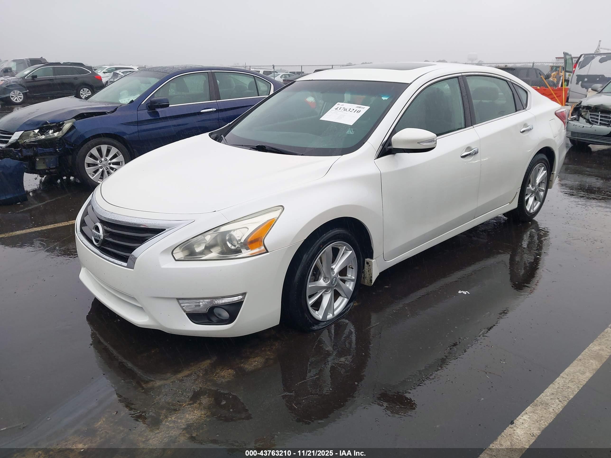 NISSAN ALTIMA image 2