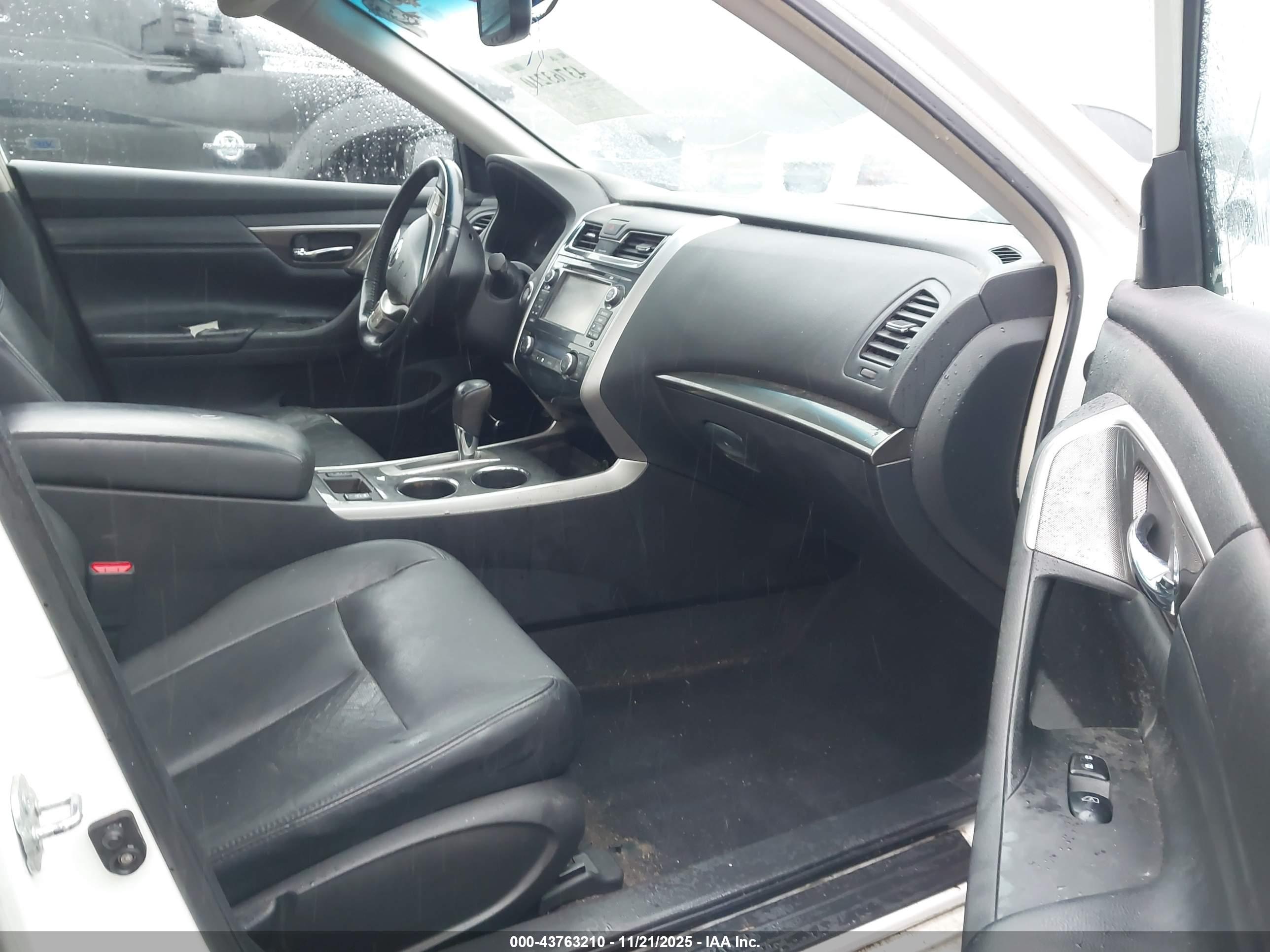 NISSAN ALTIMA image 5