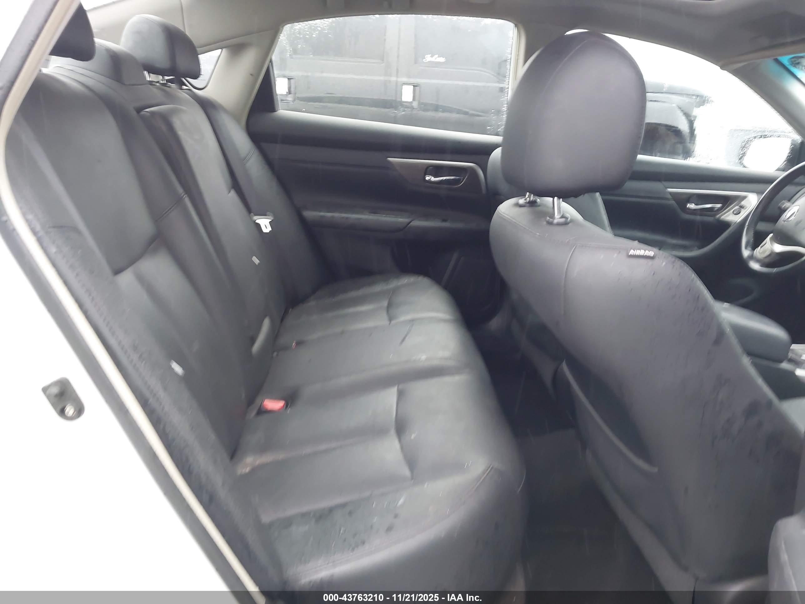 NISSAN ALTIMA image 8