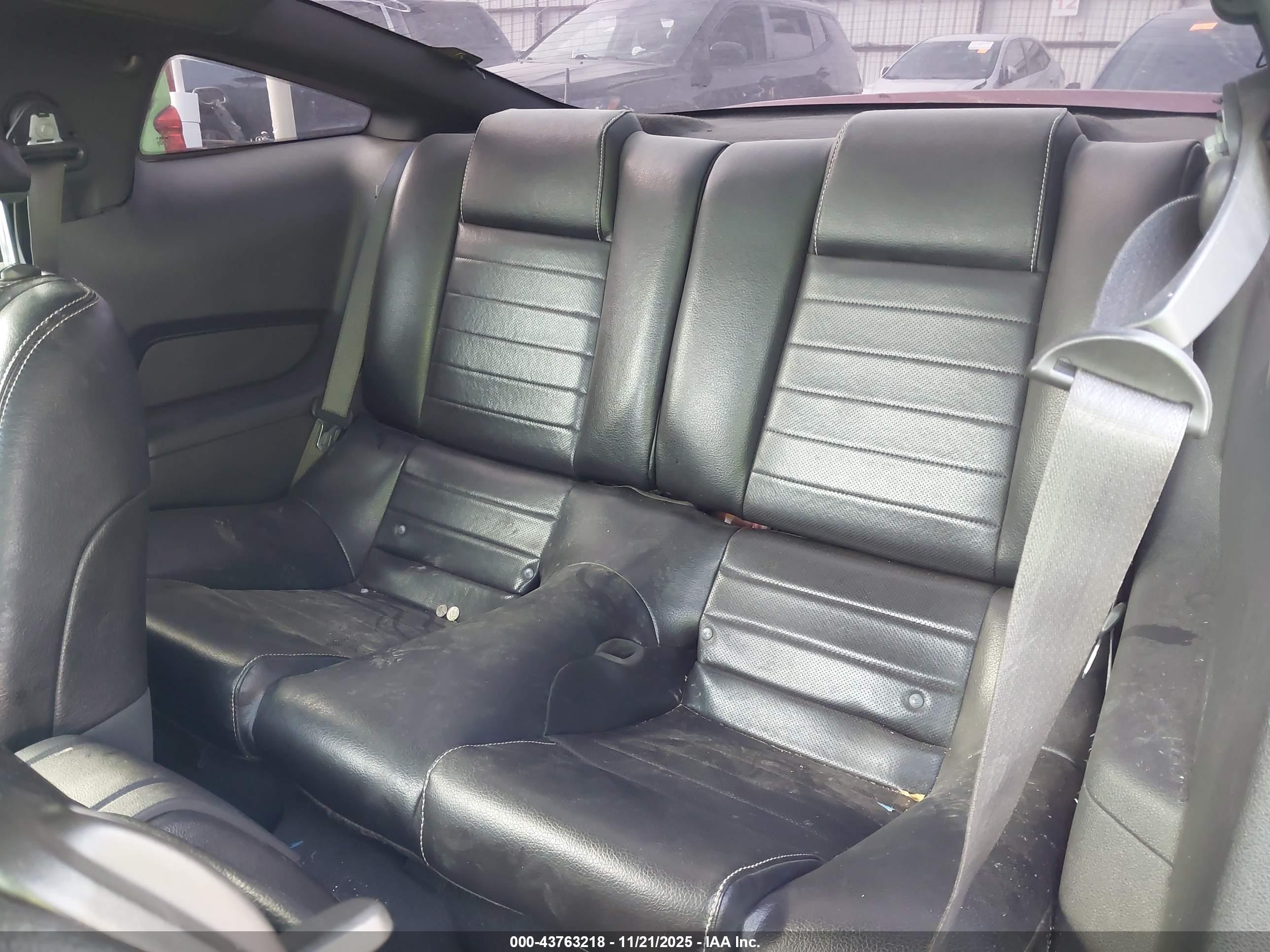 FORD MUSTANG image 8