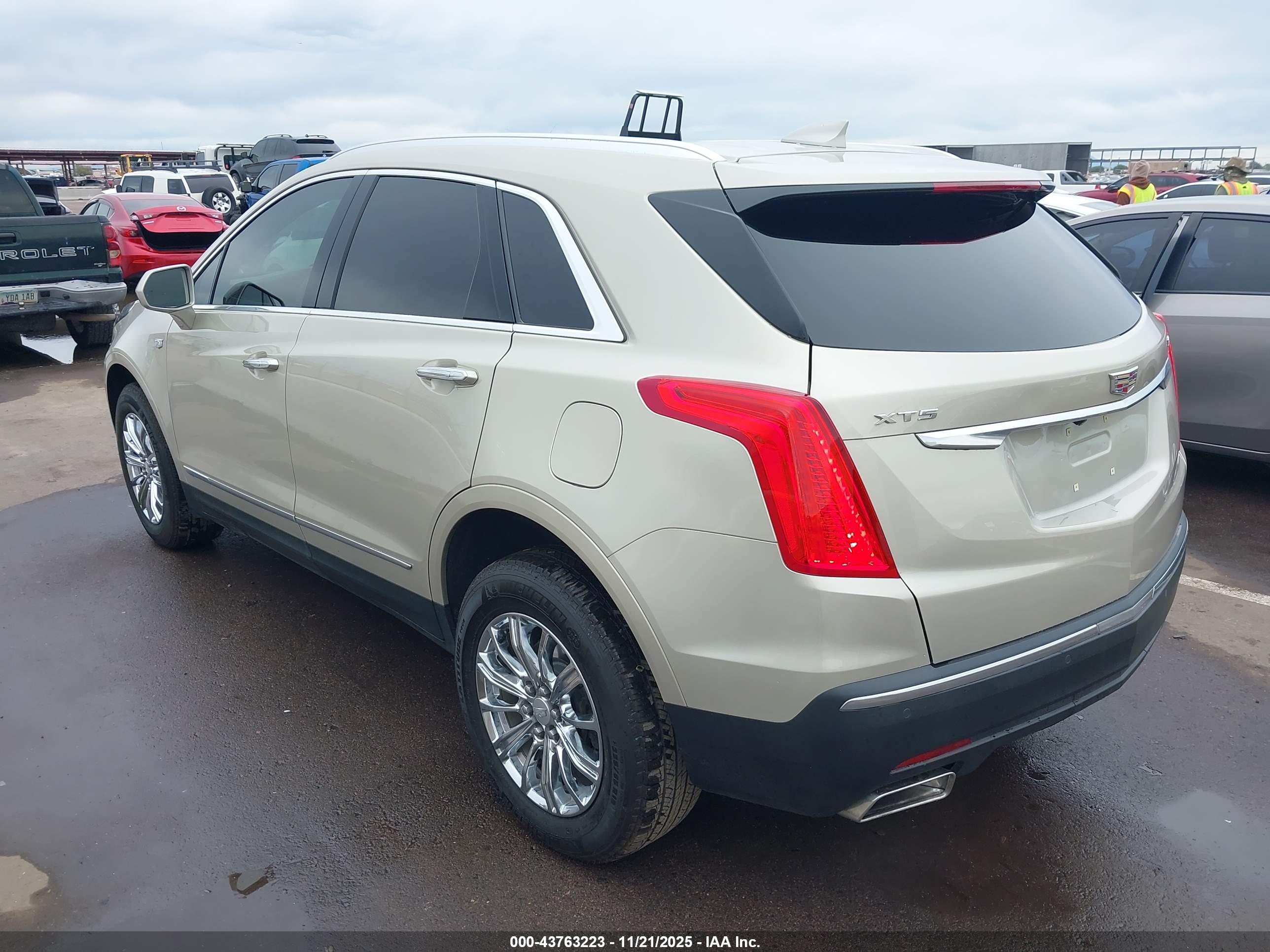 CADILLAC XT5 image 3