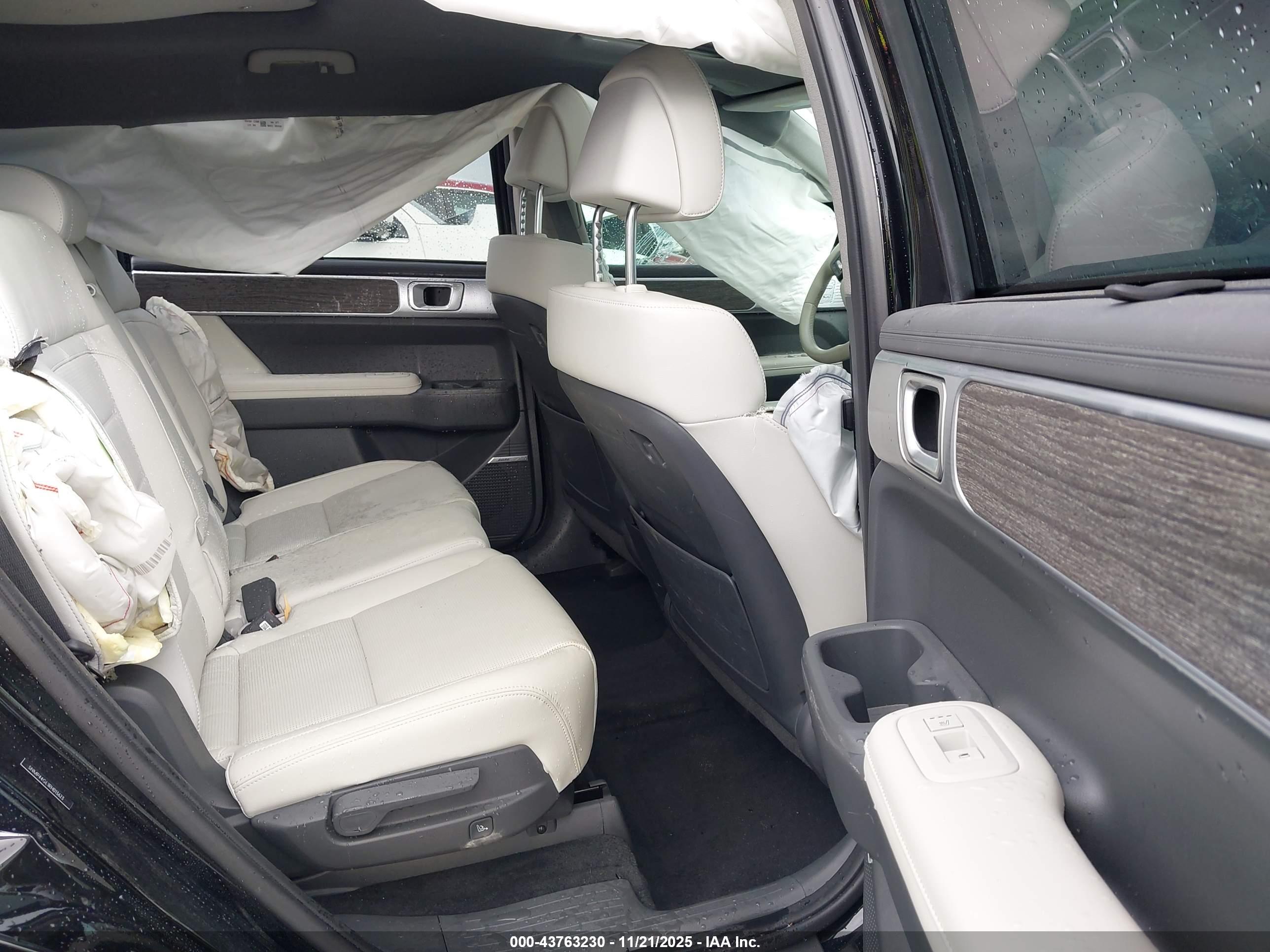 HYUNDAI SANTA image 8