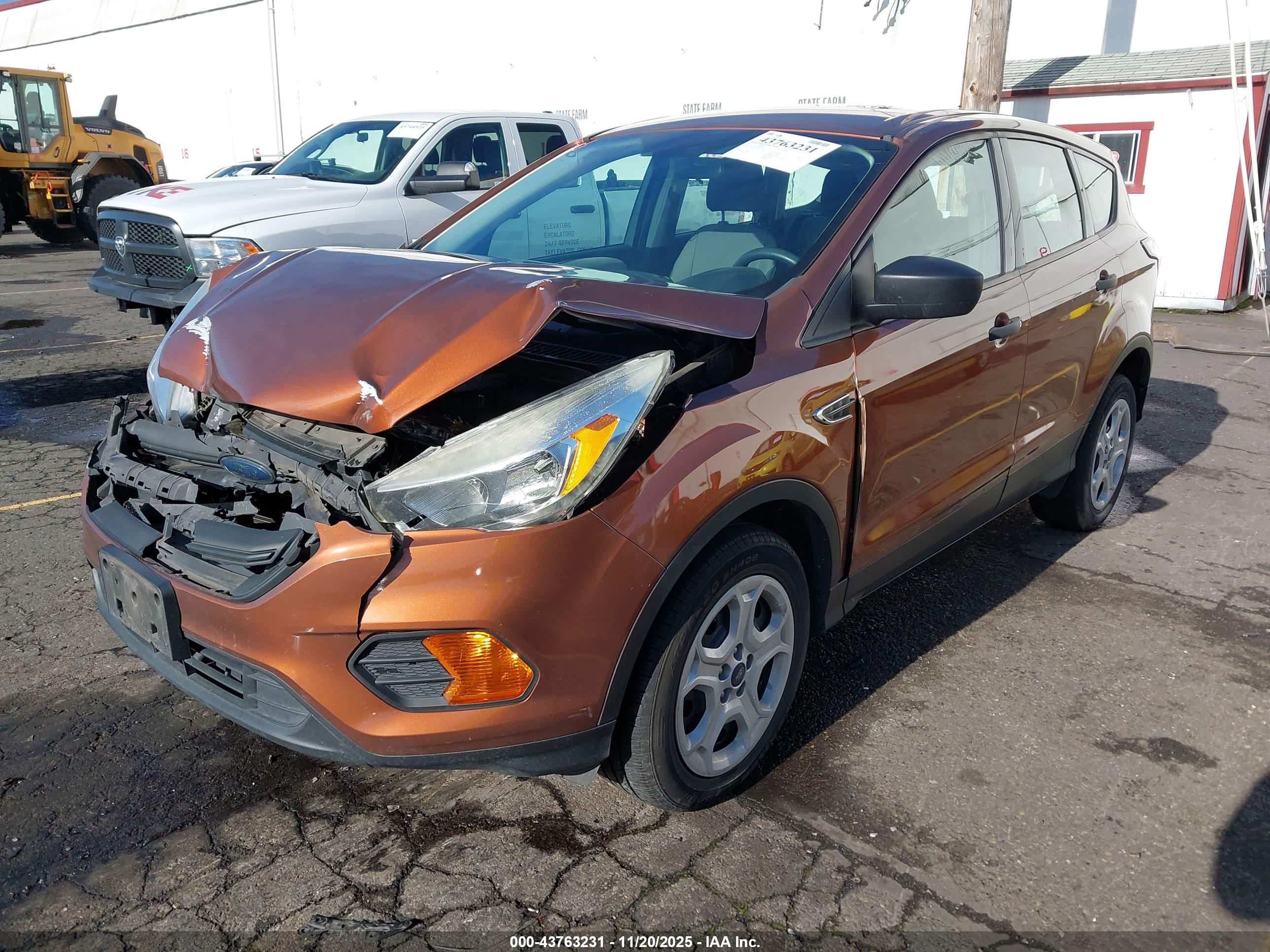 FORD ESCAPE image 2