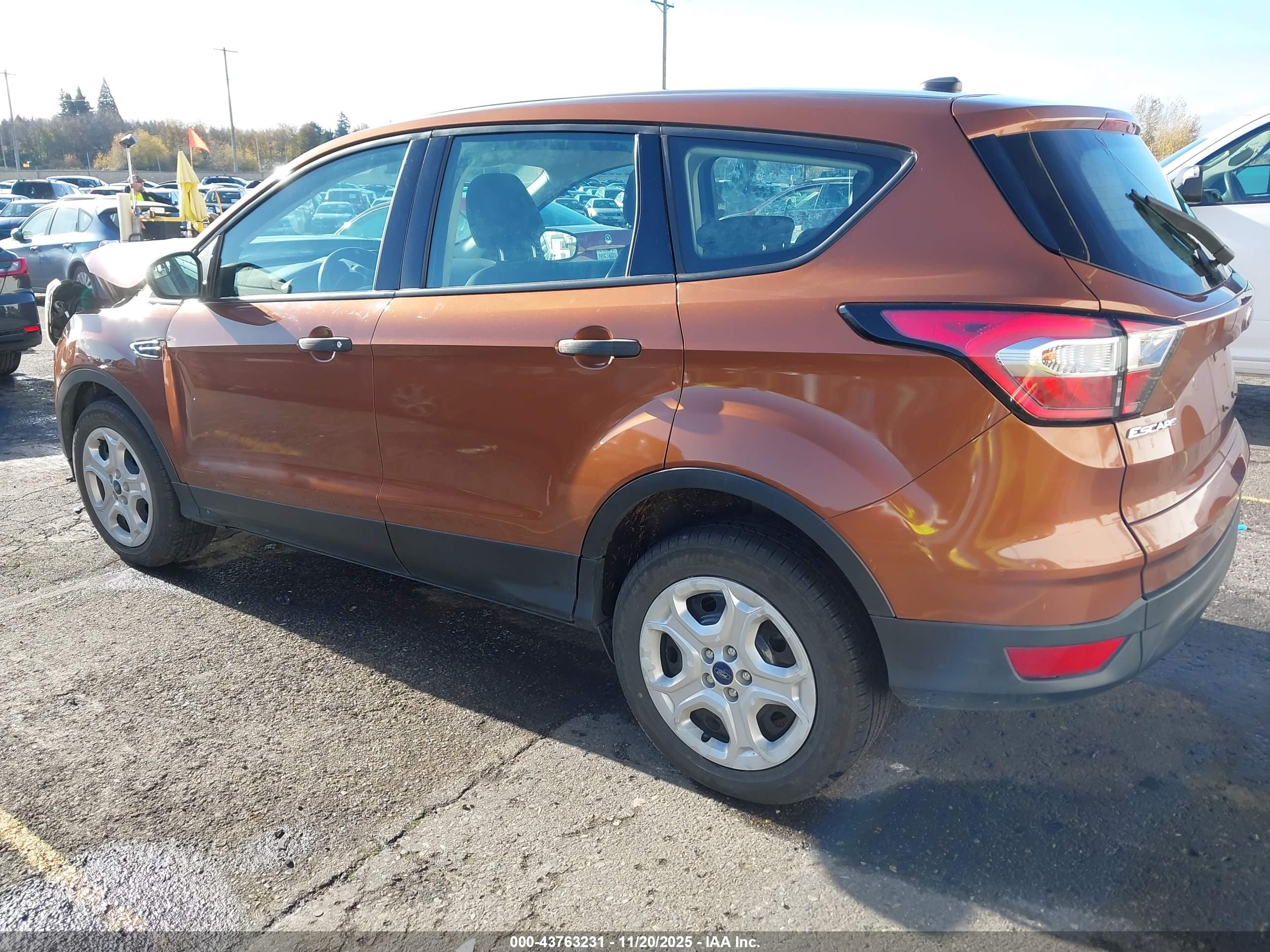 FORD ESCAPE image 3