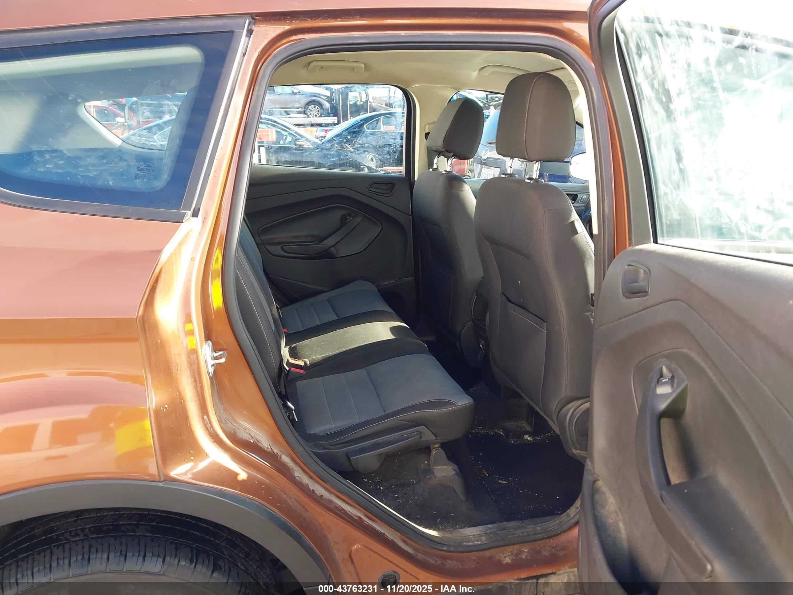 FORD ESCAPE image 8