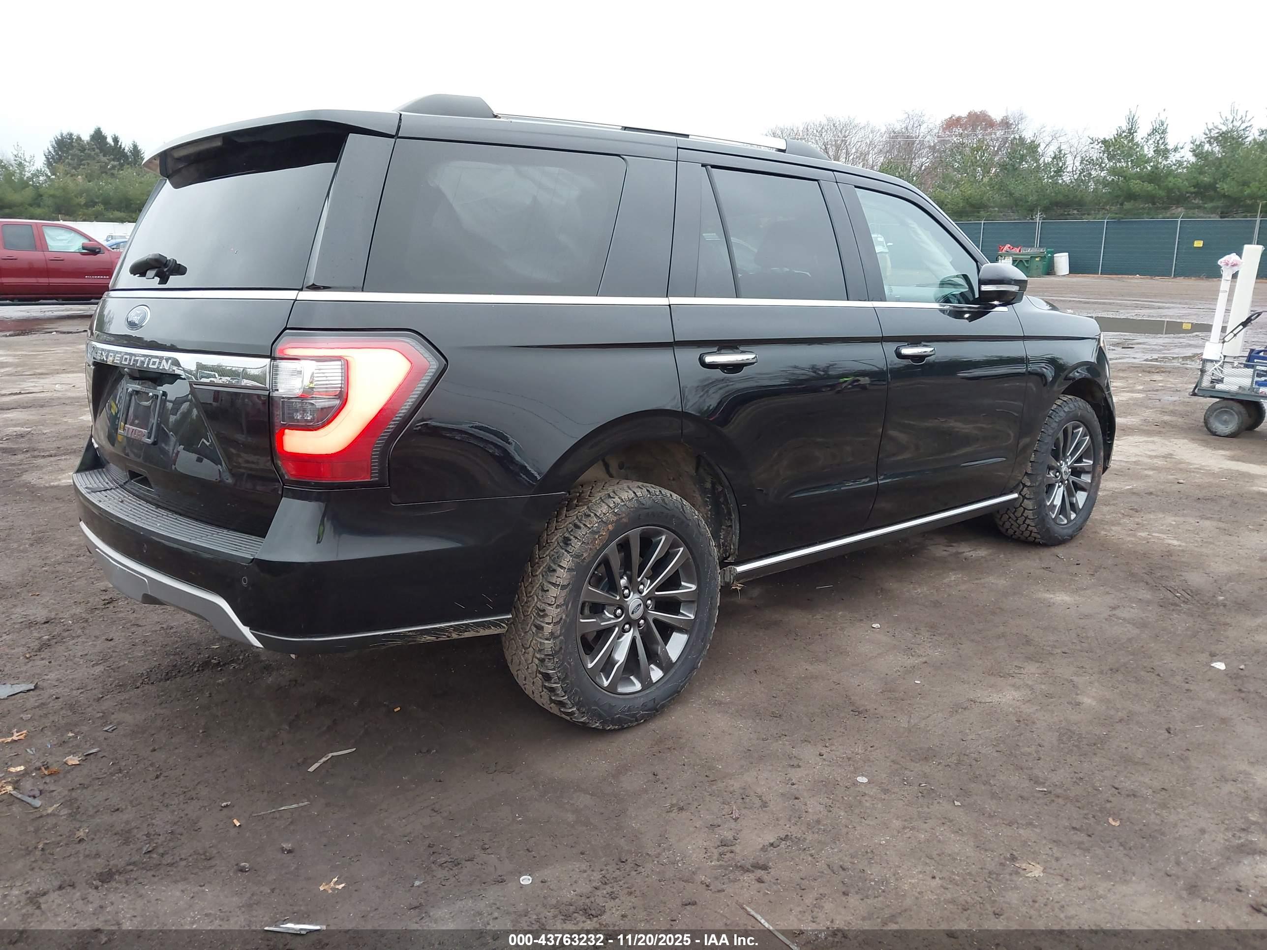 FORD EXPEDITION image 4