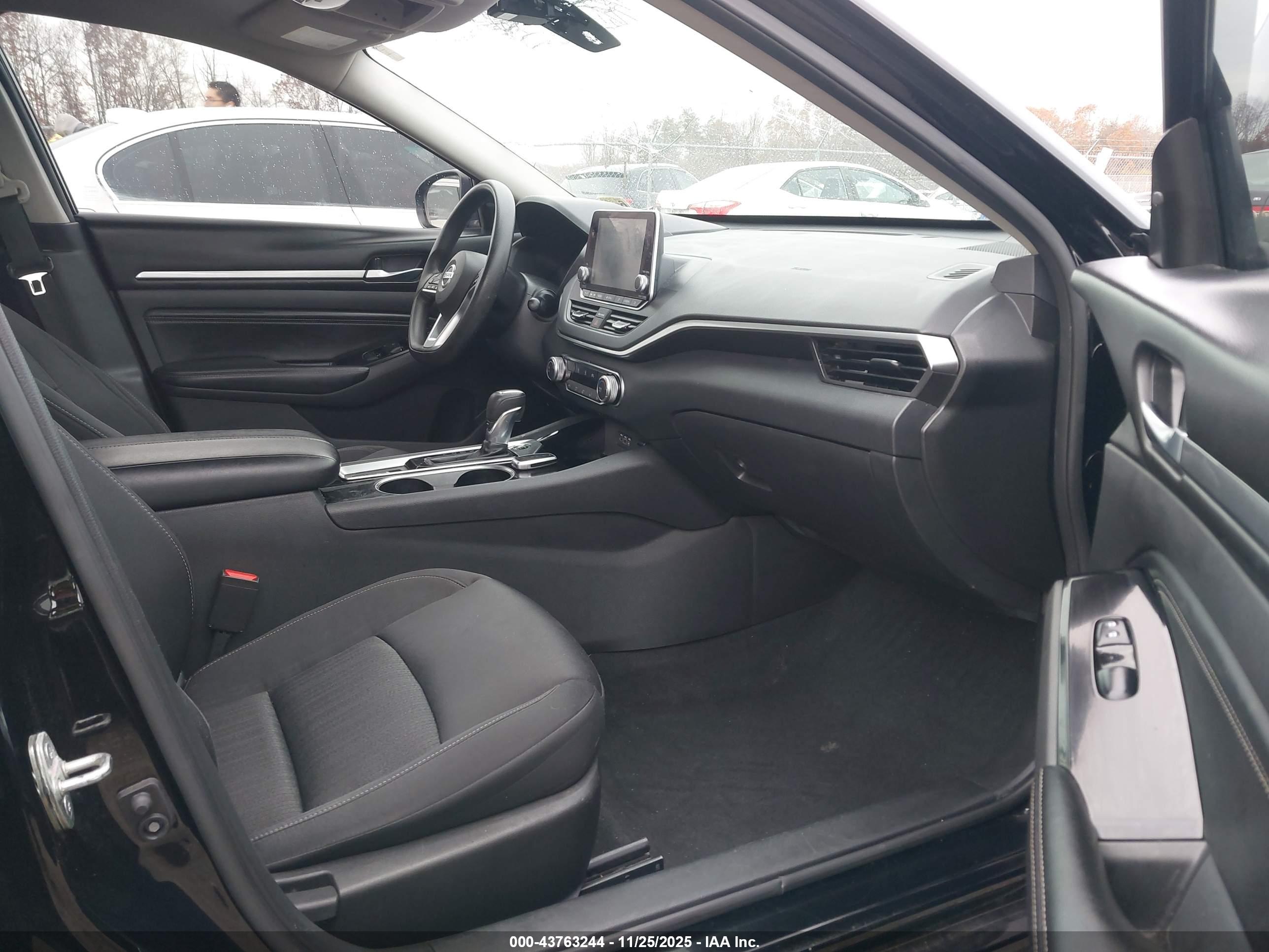 NISSAN ALTIMA image 5