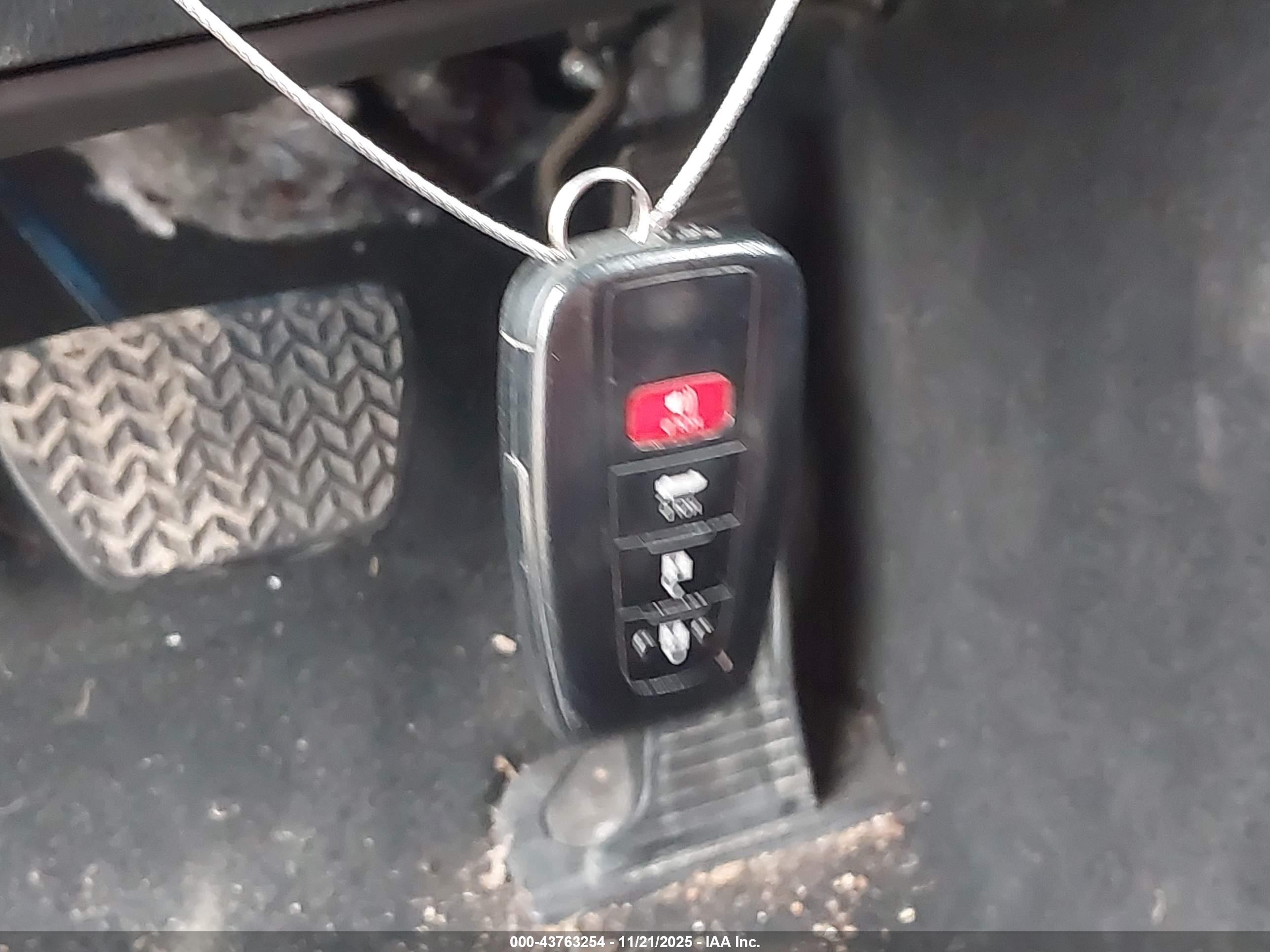 TOYOTA CAMRY image 11