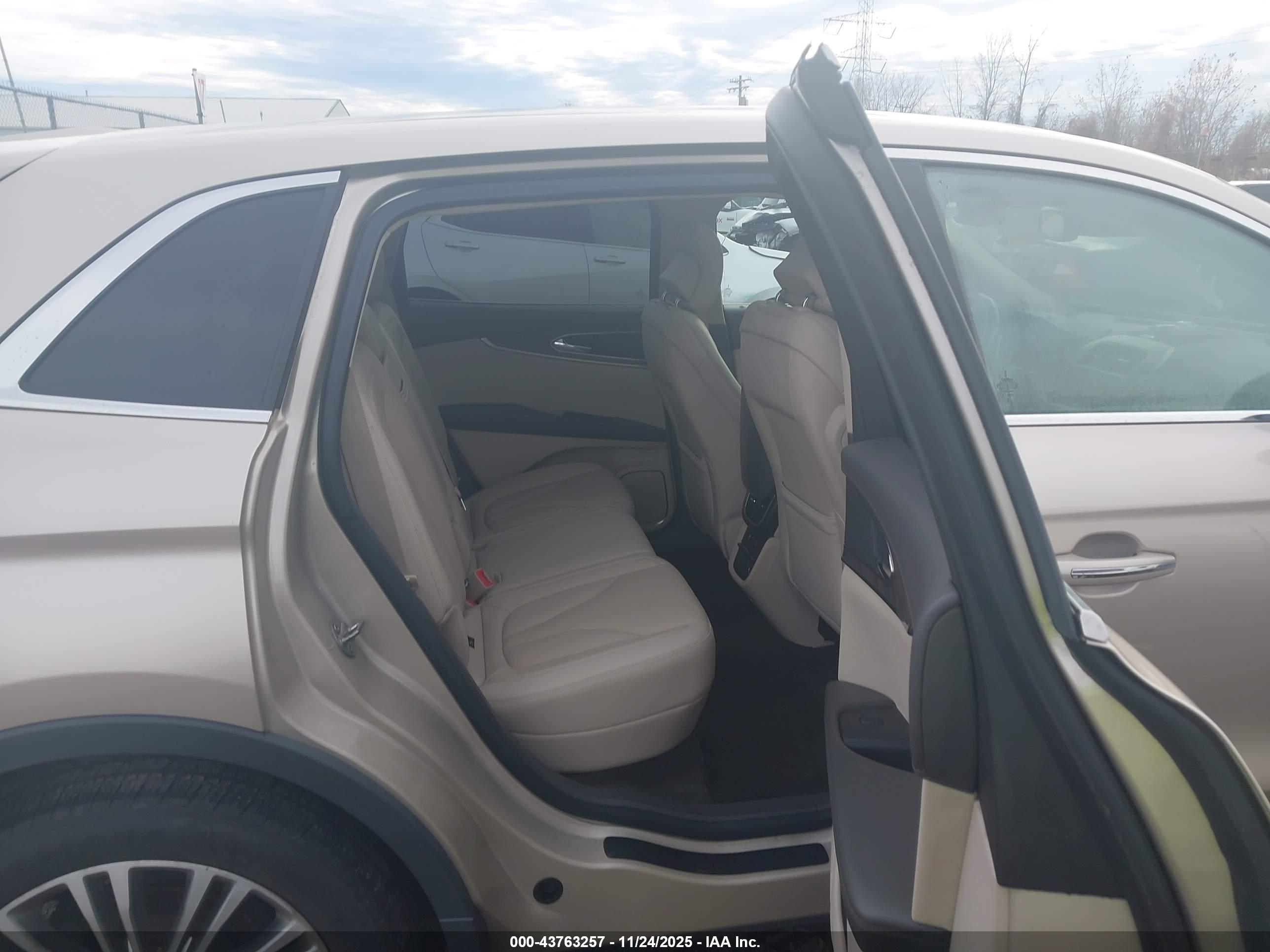 LINCOLN MKX image 8
