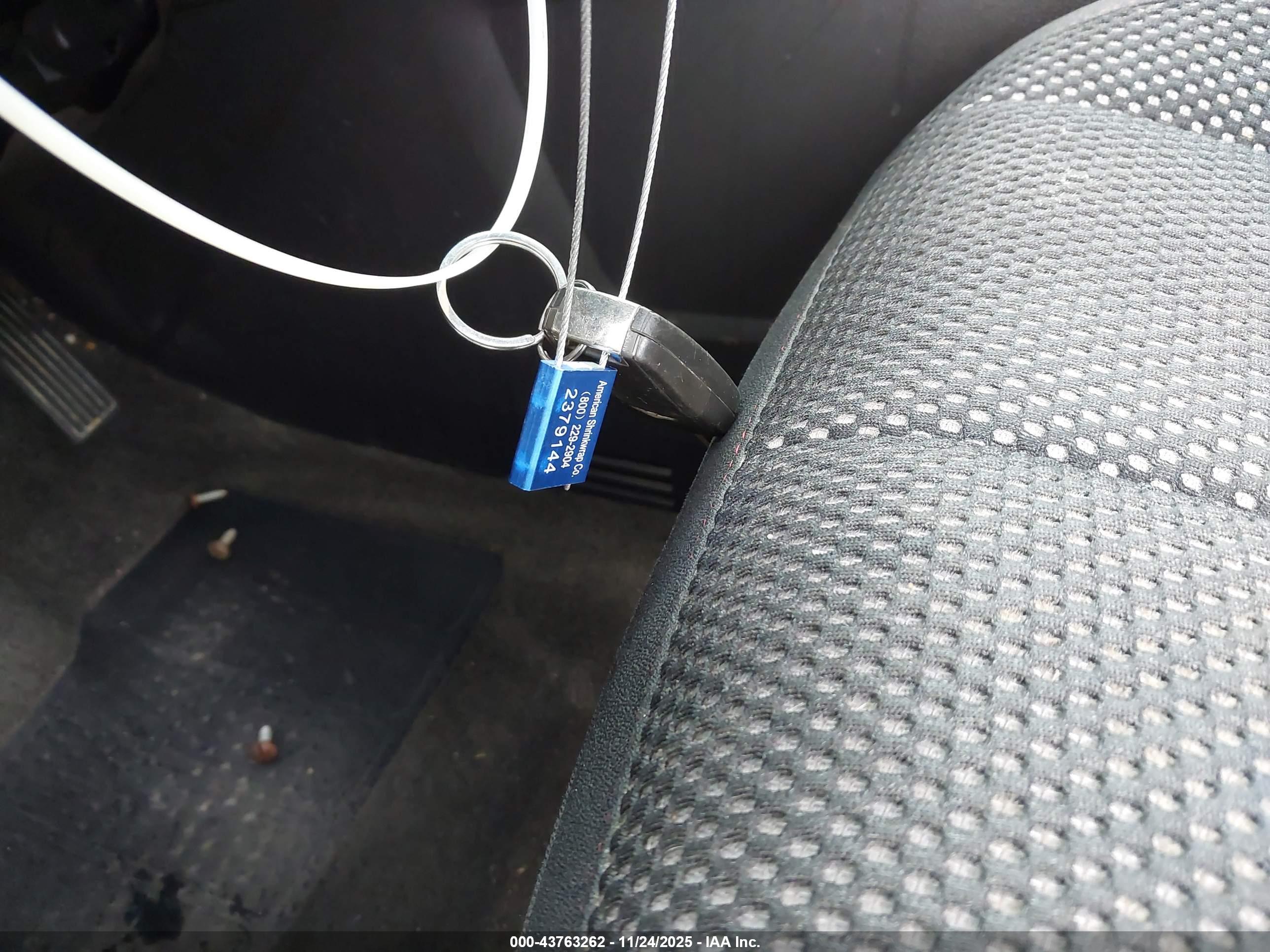 CHEVROLET EQUINOX image 11