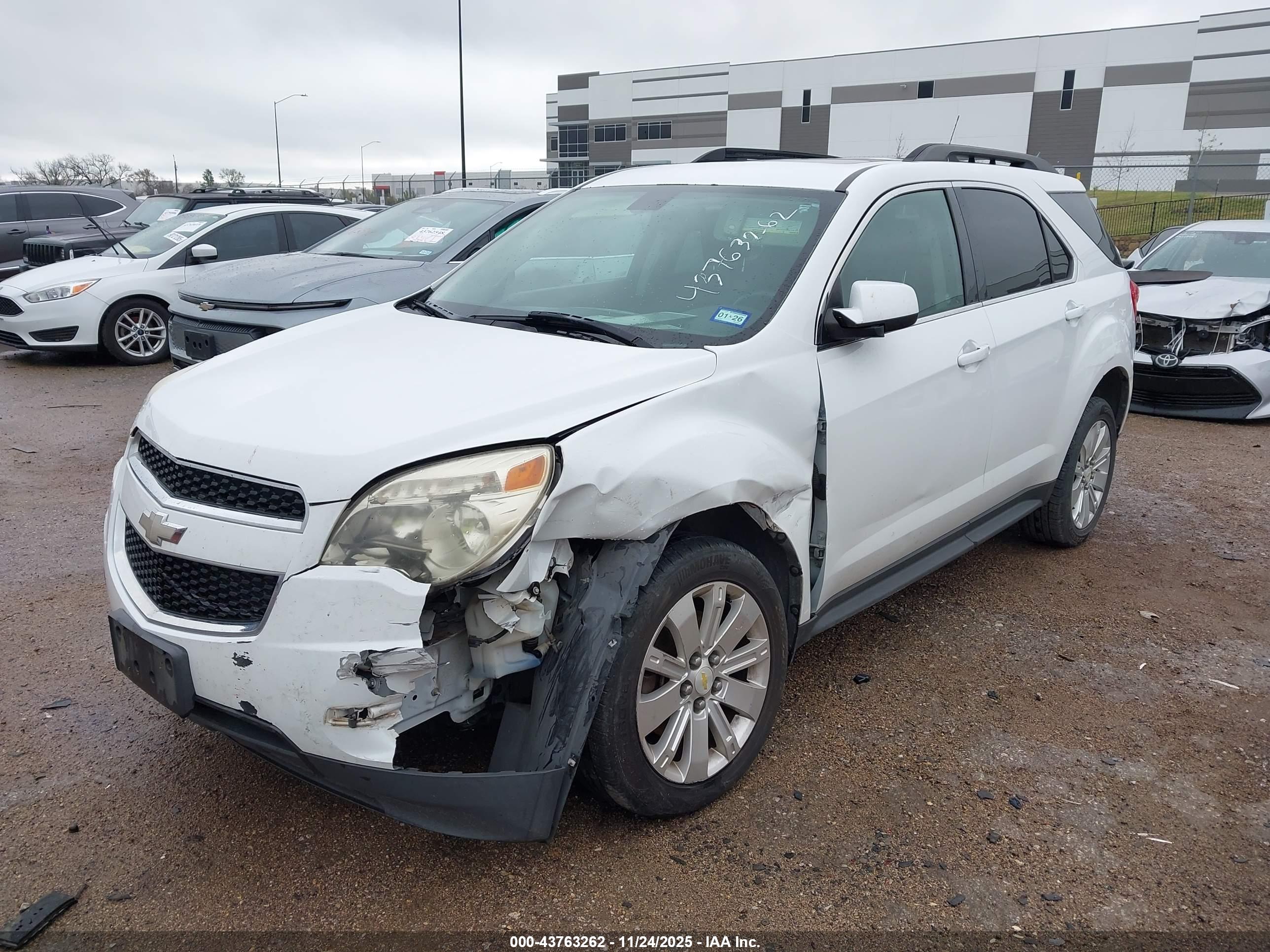 CHEVROLET EQUINOX image 2