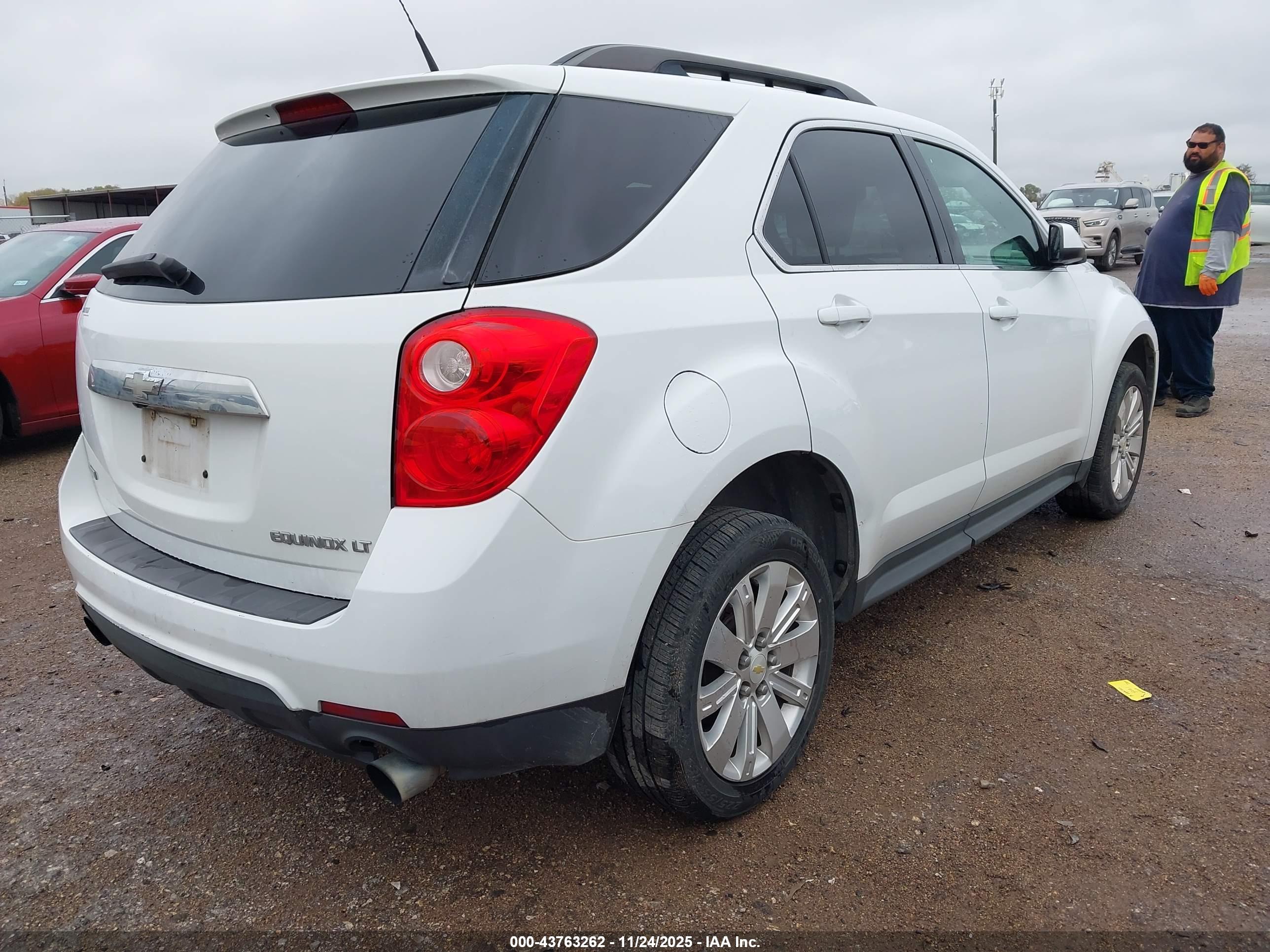 CHEVROLET EQUINOX image 4