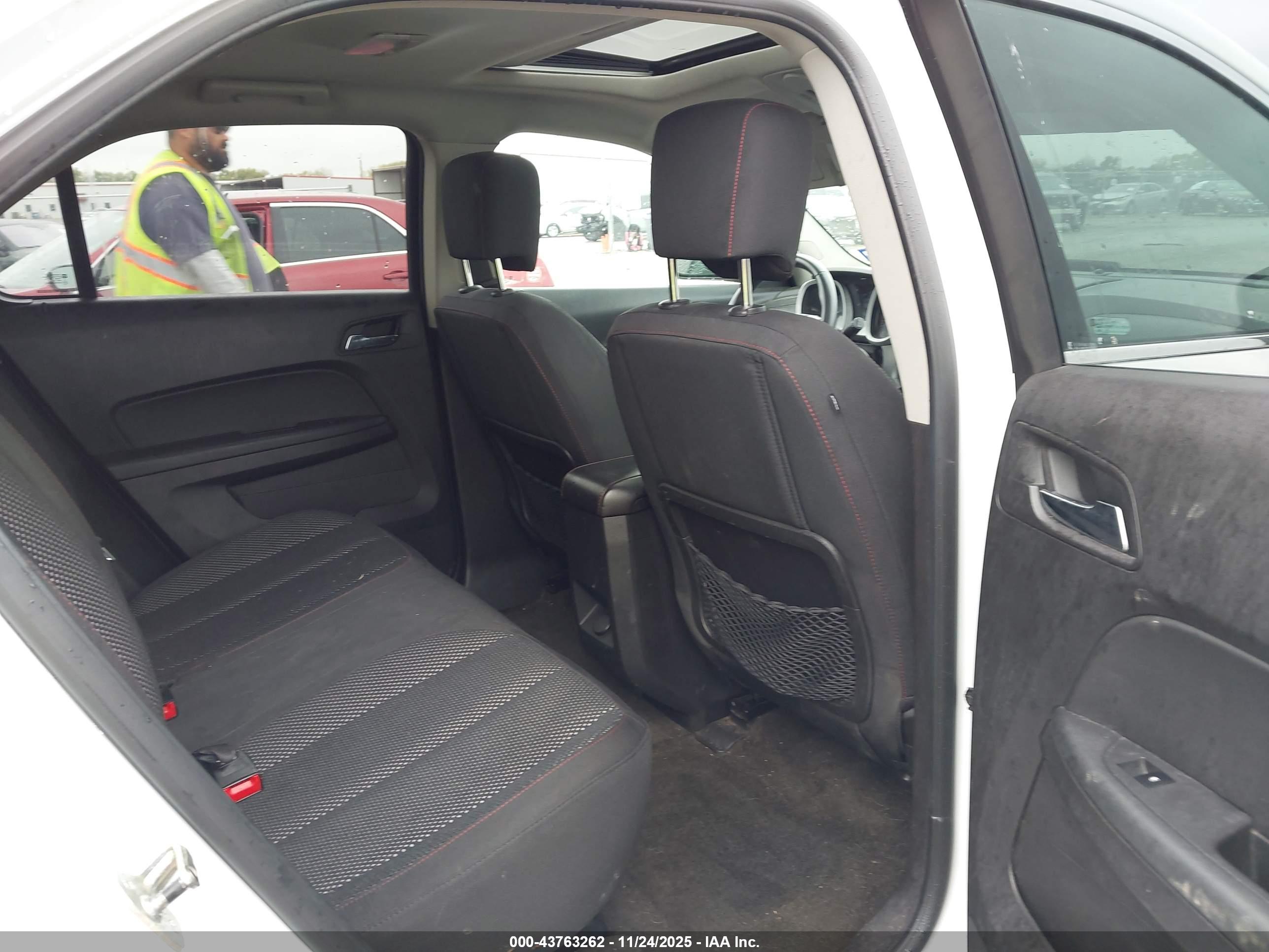 CHEVROLET EQUINOX image 8