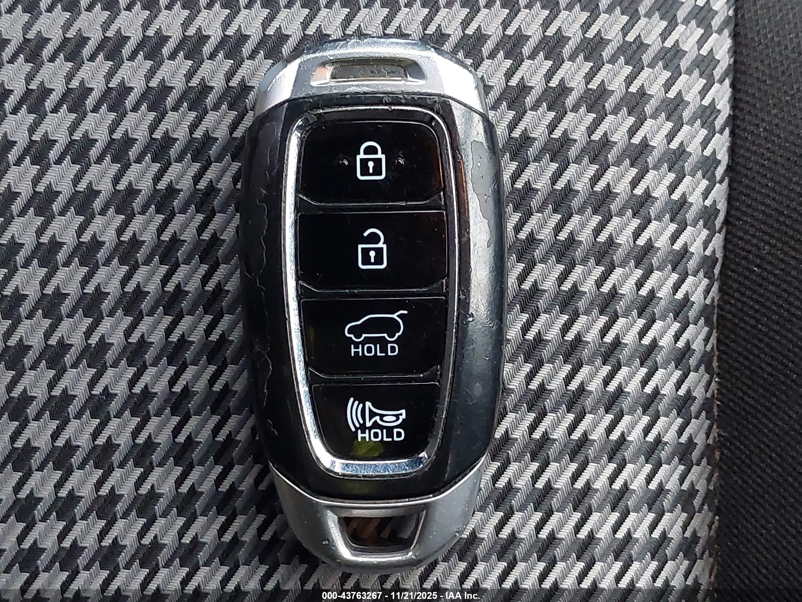 HYUNDAI KONA image 11