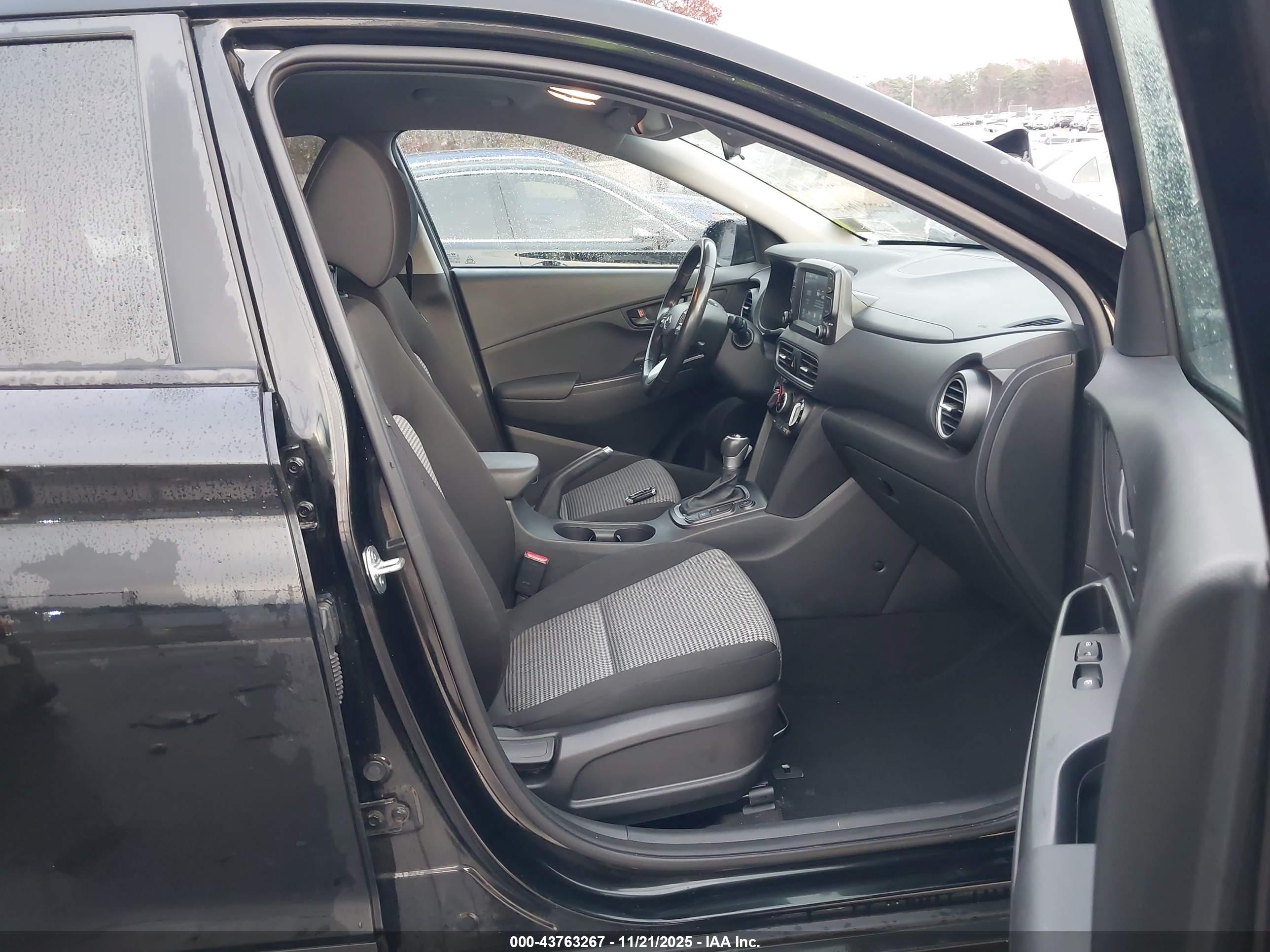 HYUNDAI KONA image 5
