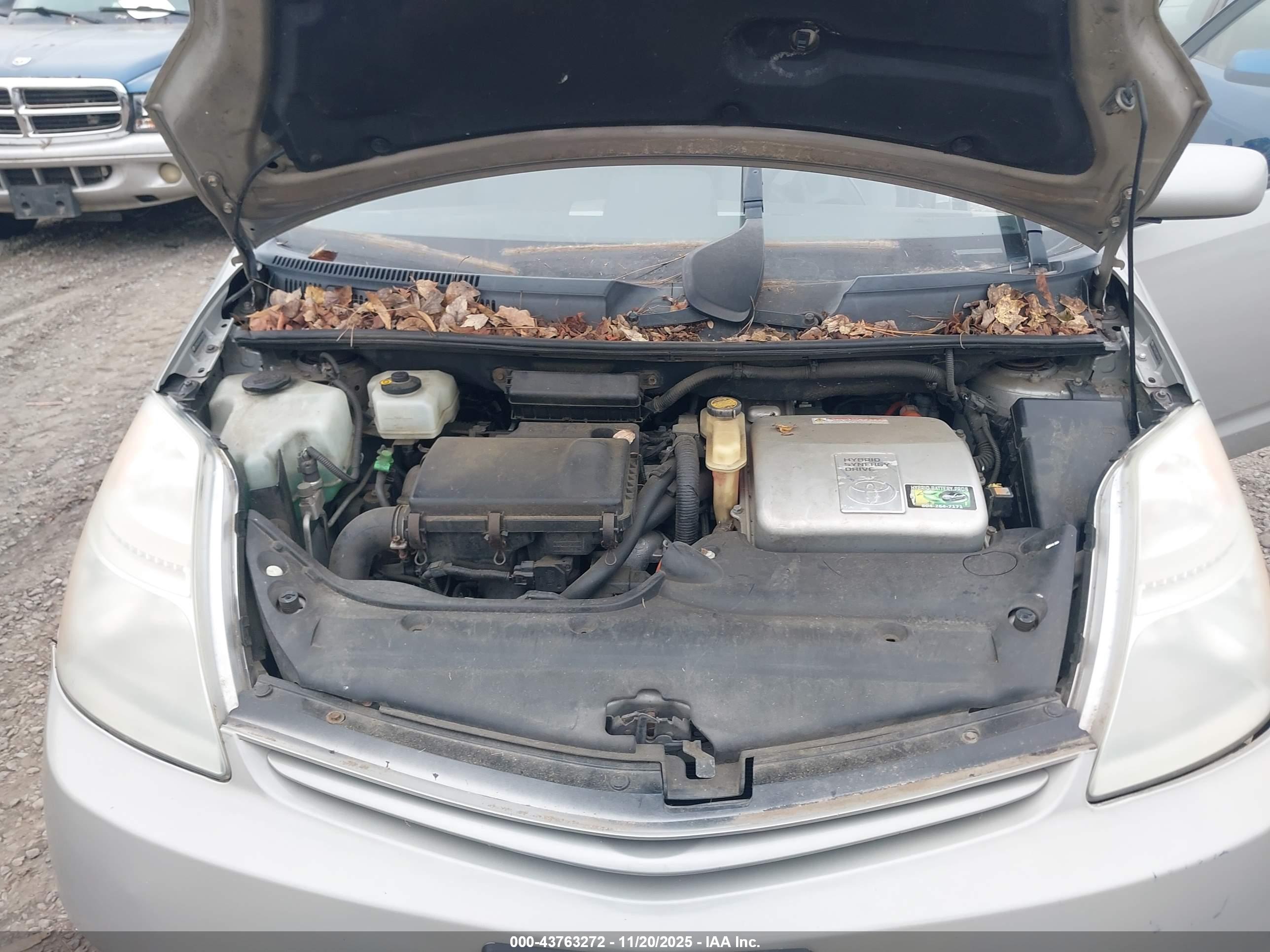 TOYOTA PRIUS image 10