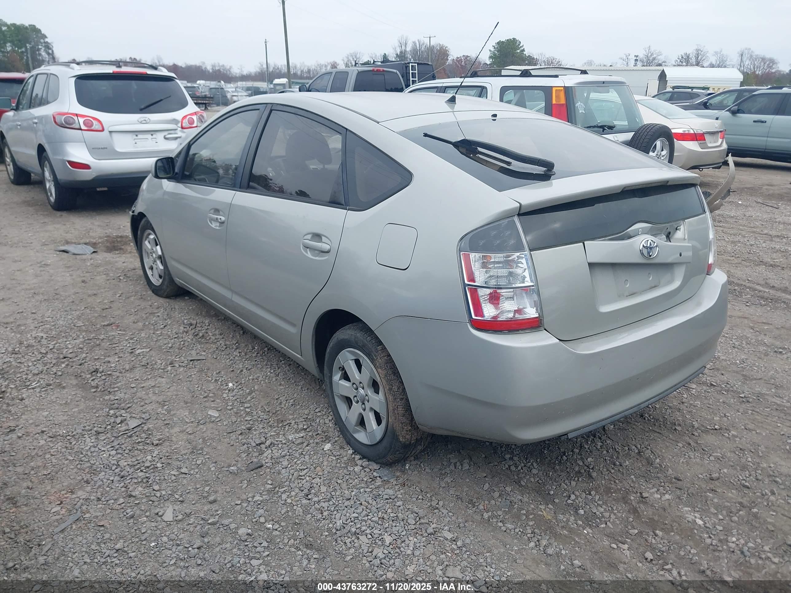TOYOTA PRIUS image 3