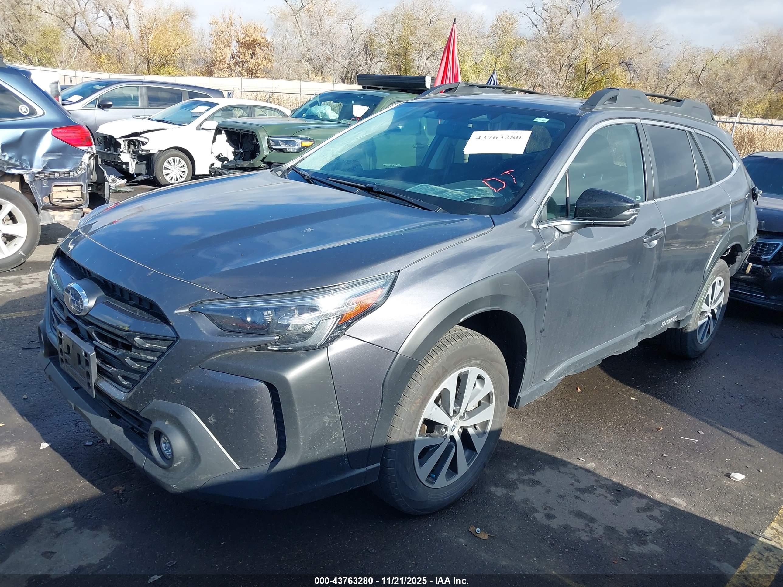 SUBARU OUTBACK image 2