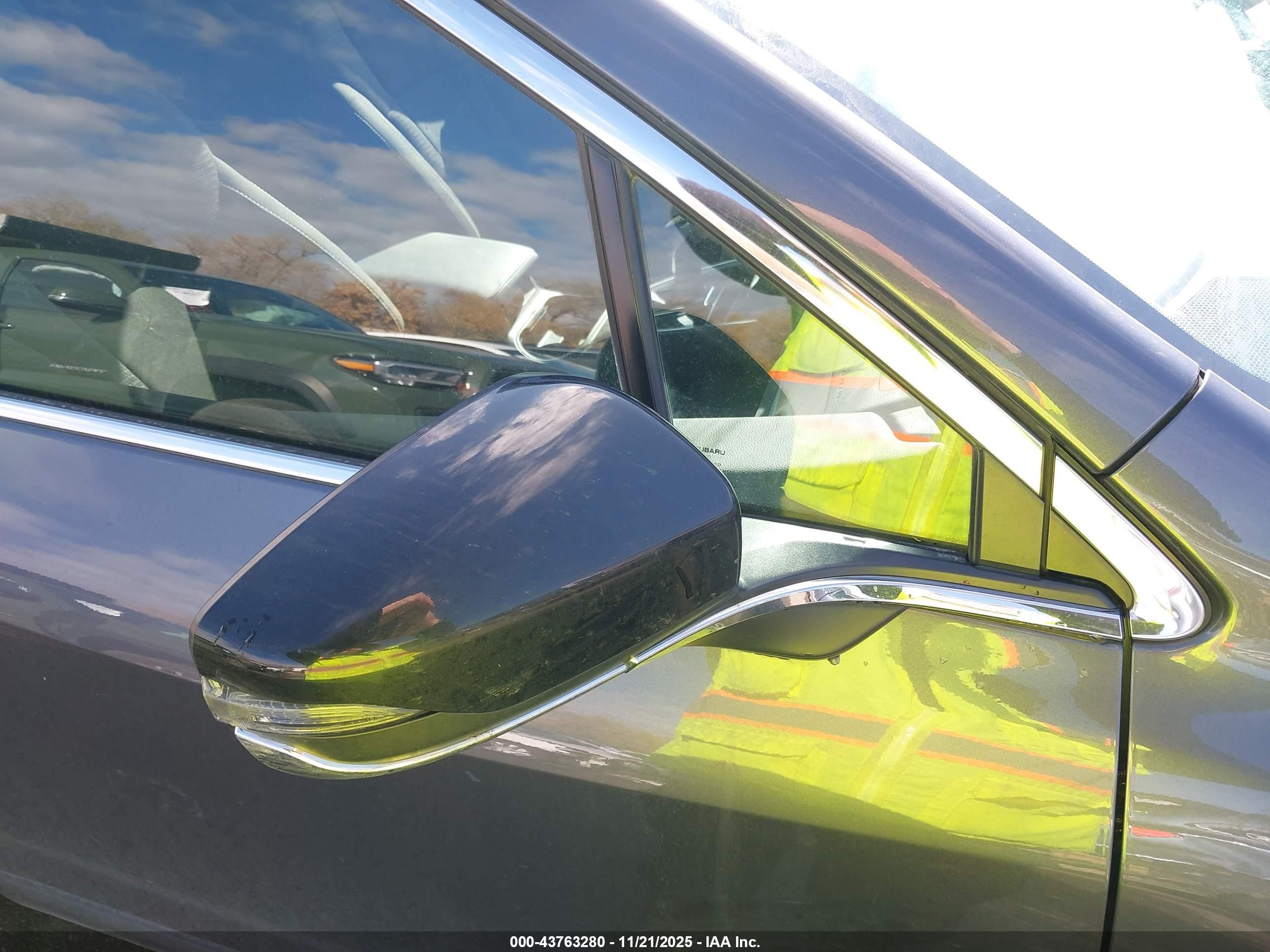 SUBARU OUTBACK image 5