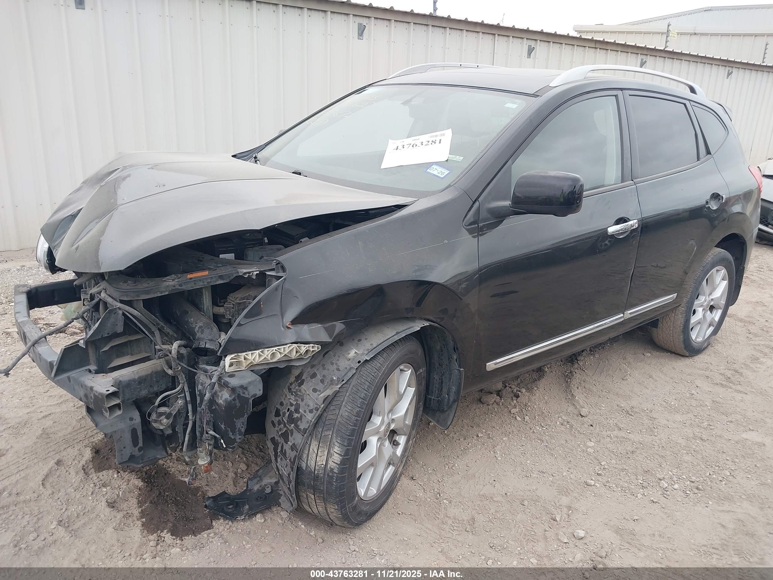 NISSAN ROGUE image 2