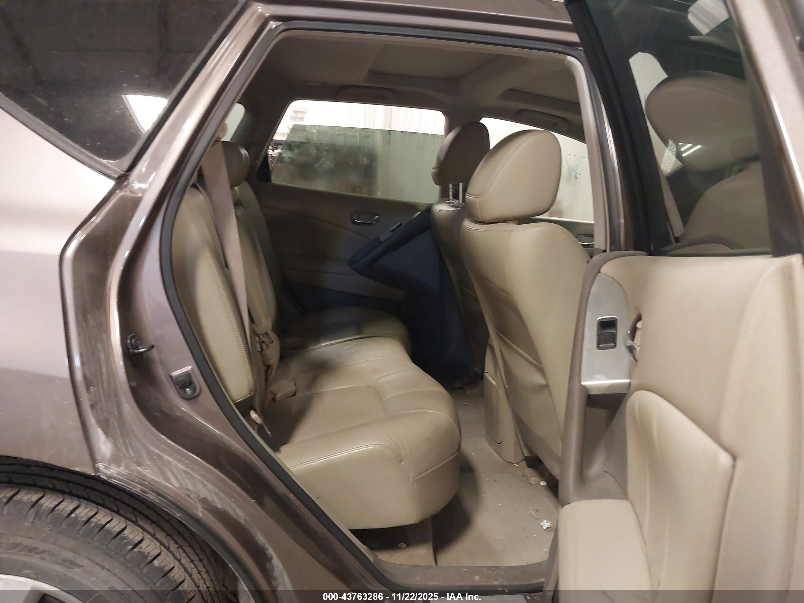 NISSAN MURANO image 8