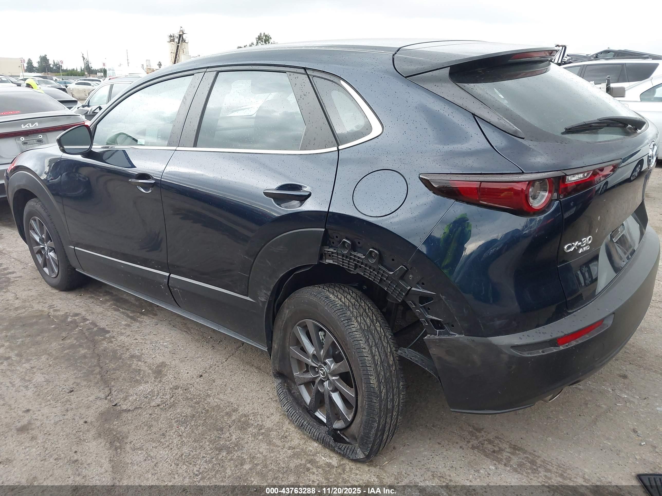 MAZDA CX-30 image 3