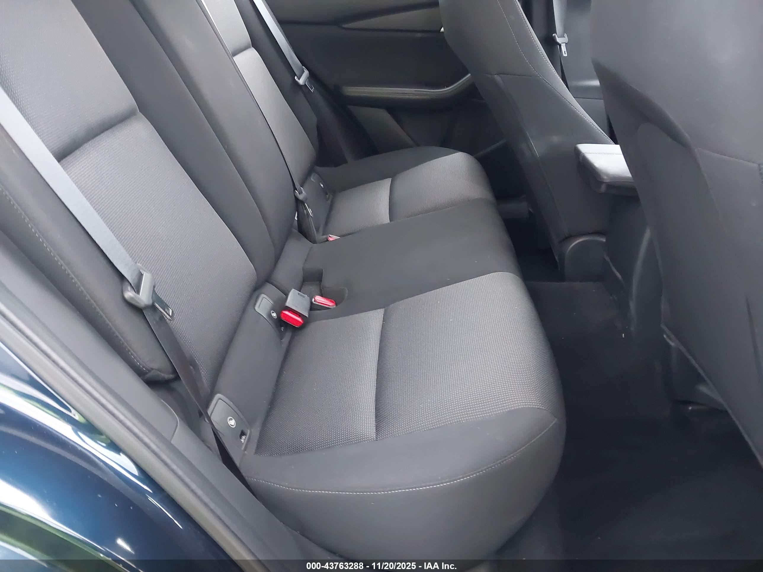 MAZDA CX-30 image 8