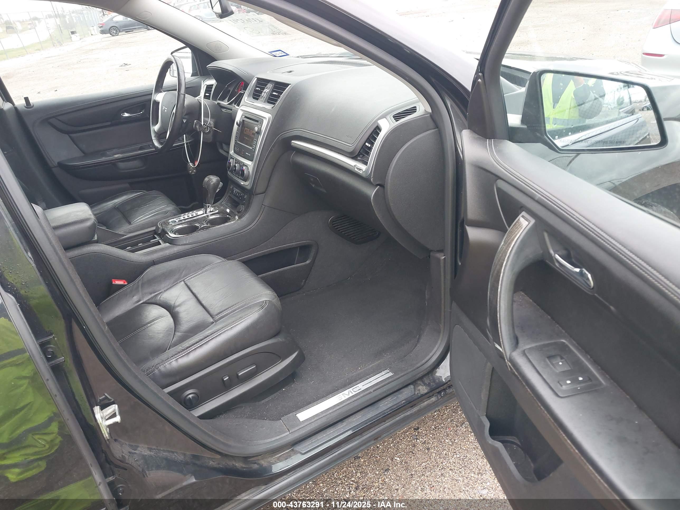 GMC ACADIA image 5