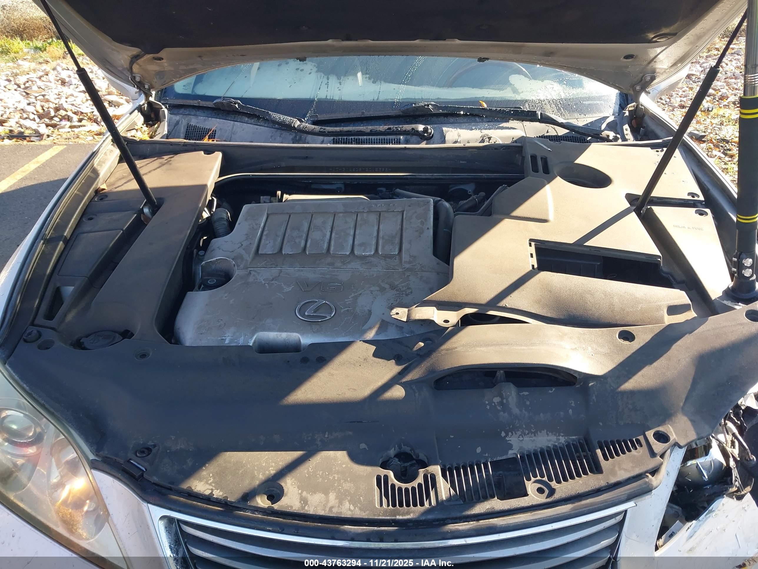 LEXUS ES image 10
