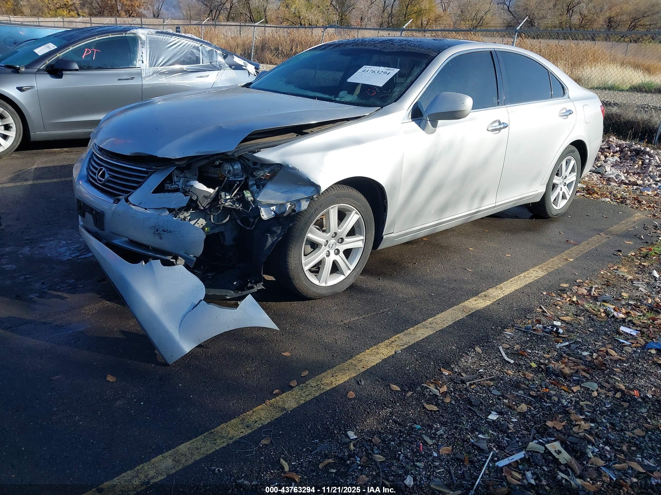 LEXUS ES image 2