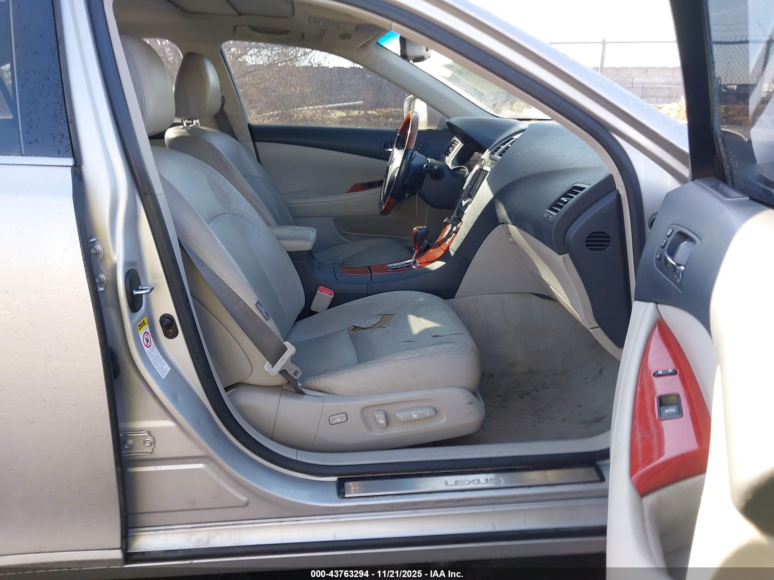 LEXUS ES image 5