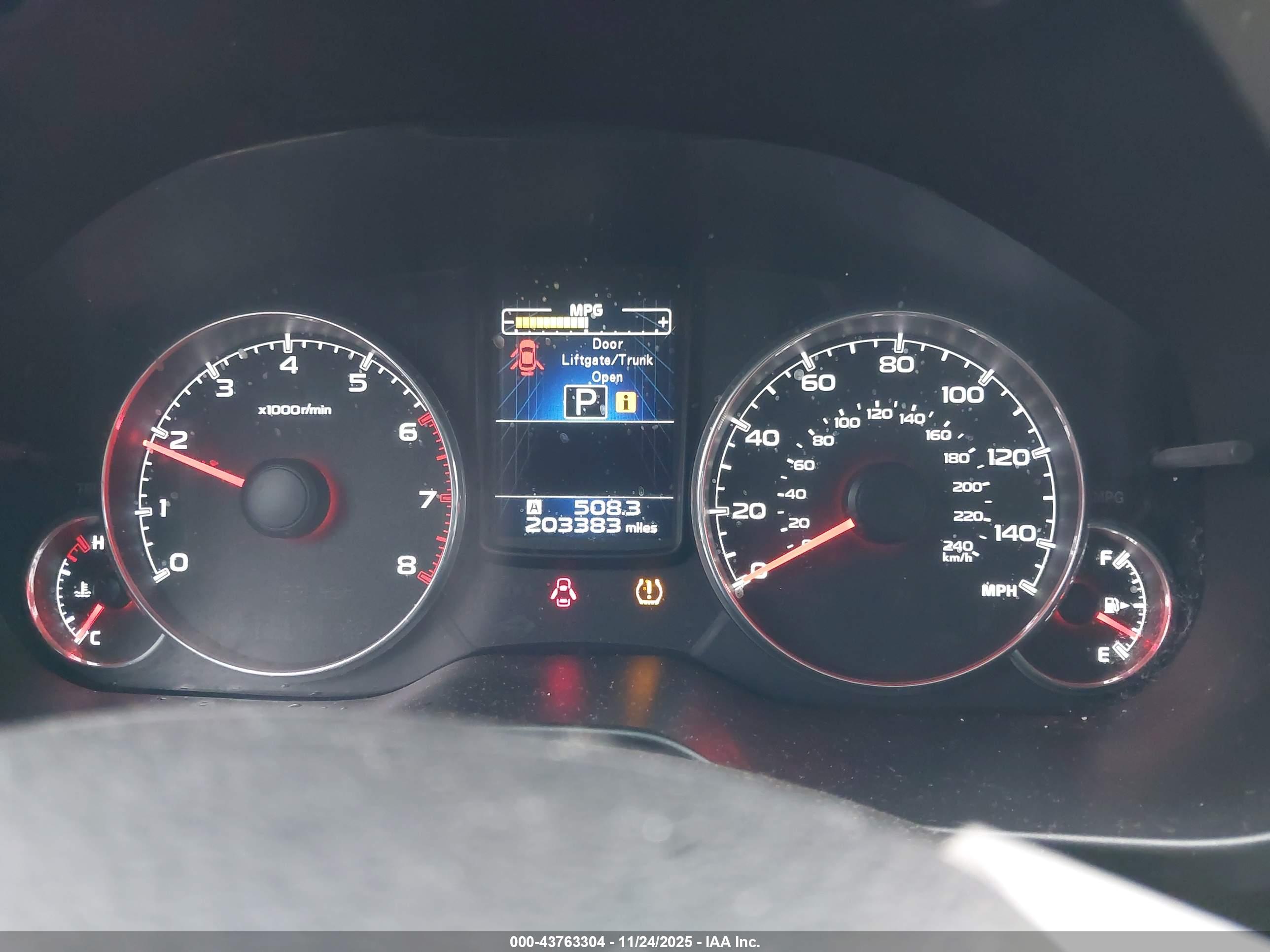 SUBARU OUTBACK image 7