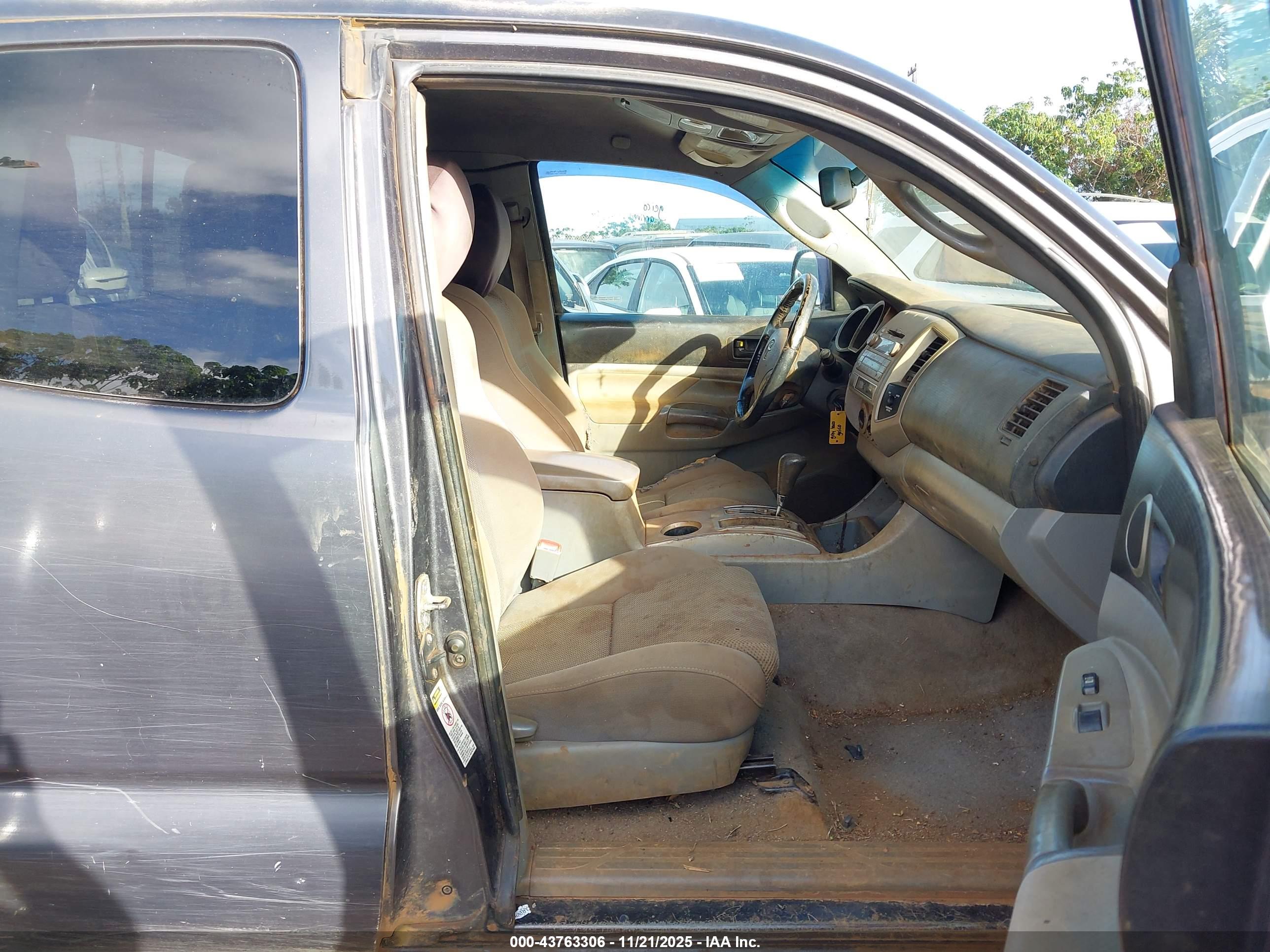 TOYOTA TACOMA image 5